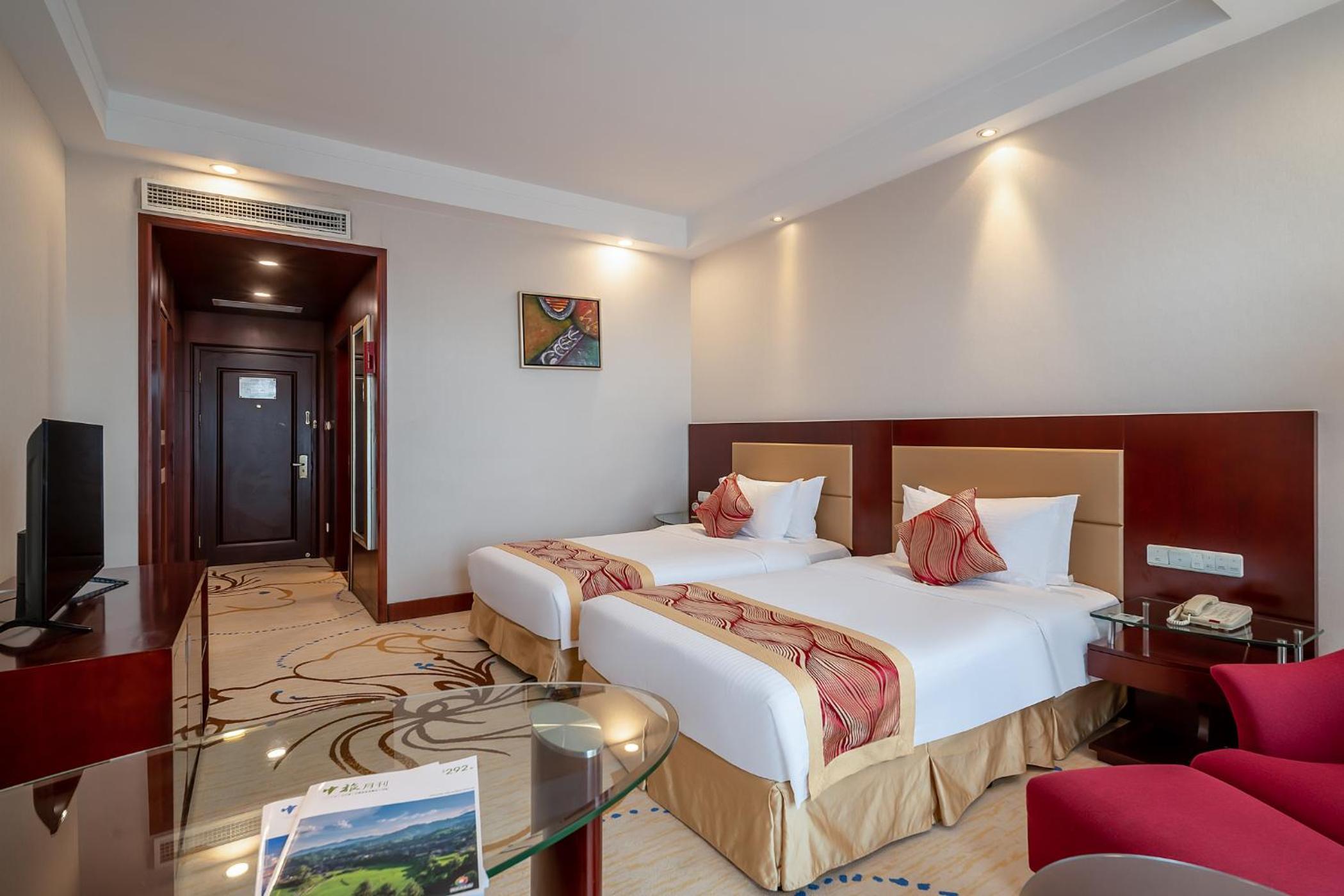 Deluxe Twin Room photo 3