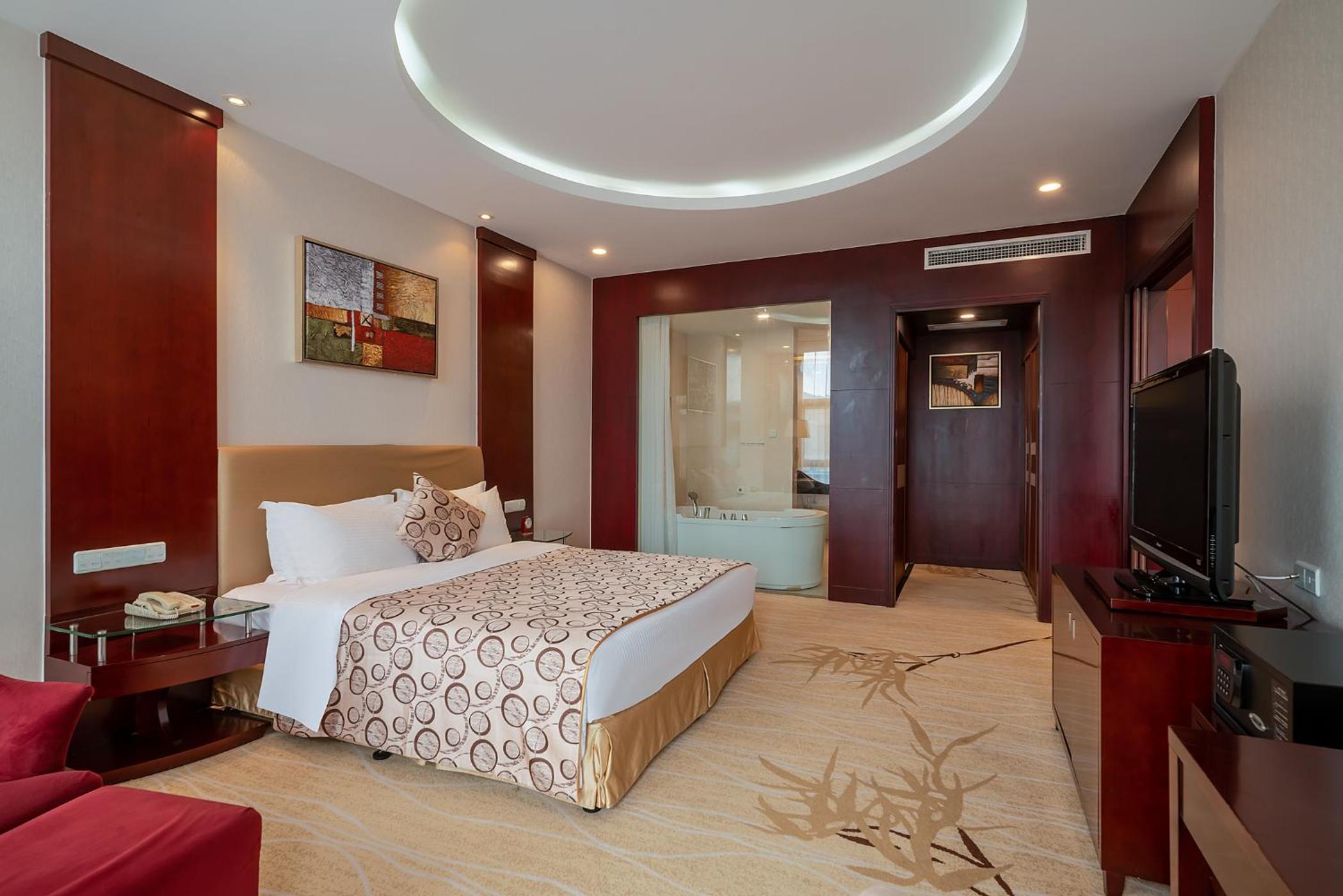 Deluxe Executive Suite photo 2
