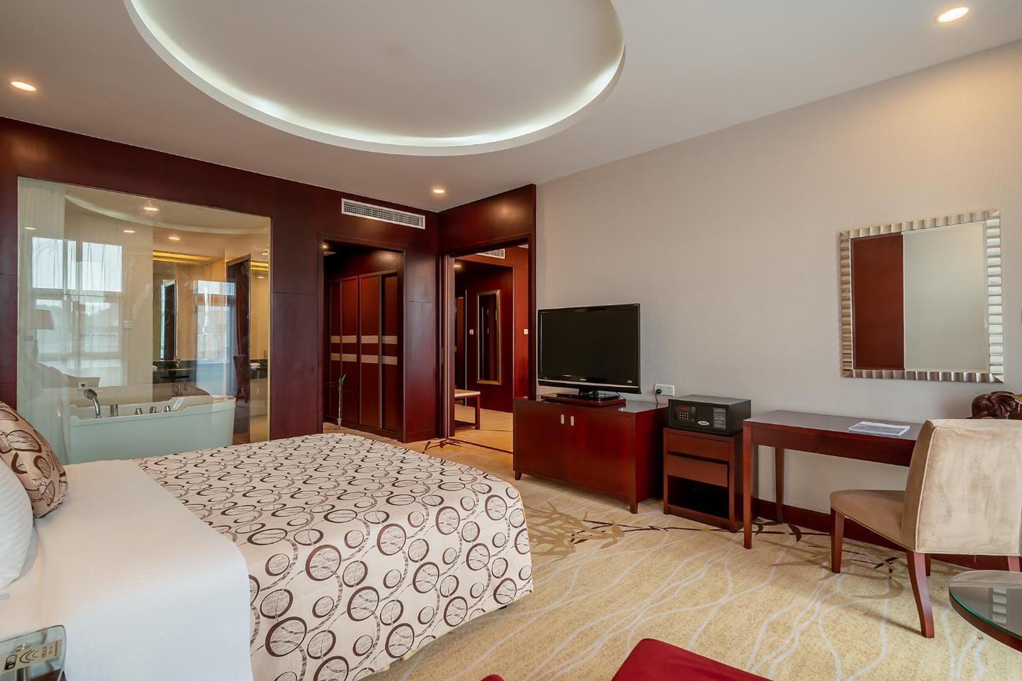 Deluxe Executive Suite photo 3