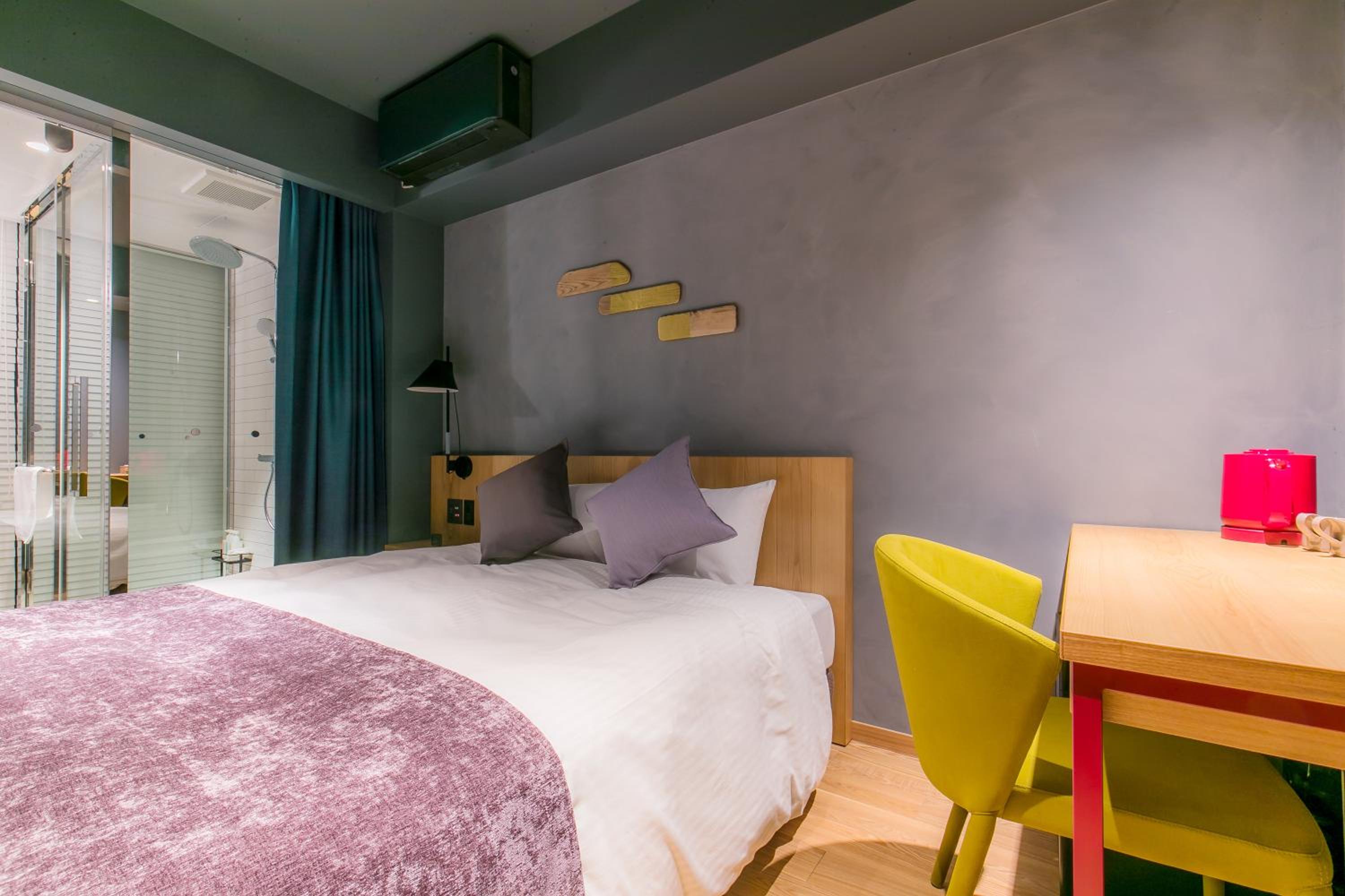 Queen Room