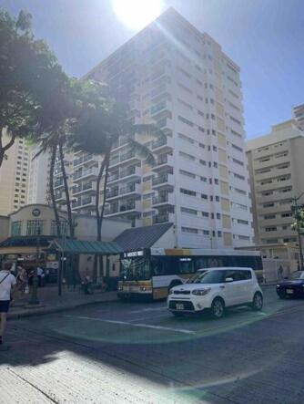 Waikiki Condo 2 Bedrooms 2 Bathrooms with 1 free parking space: Two-Bedroom Apartment photo