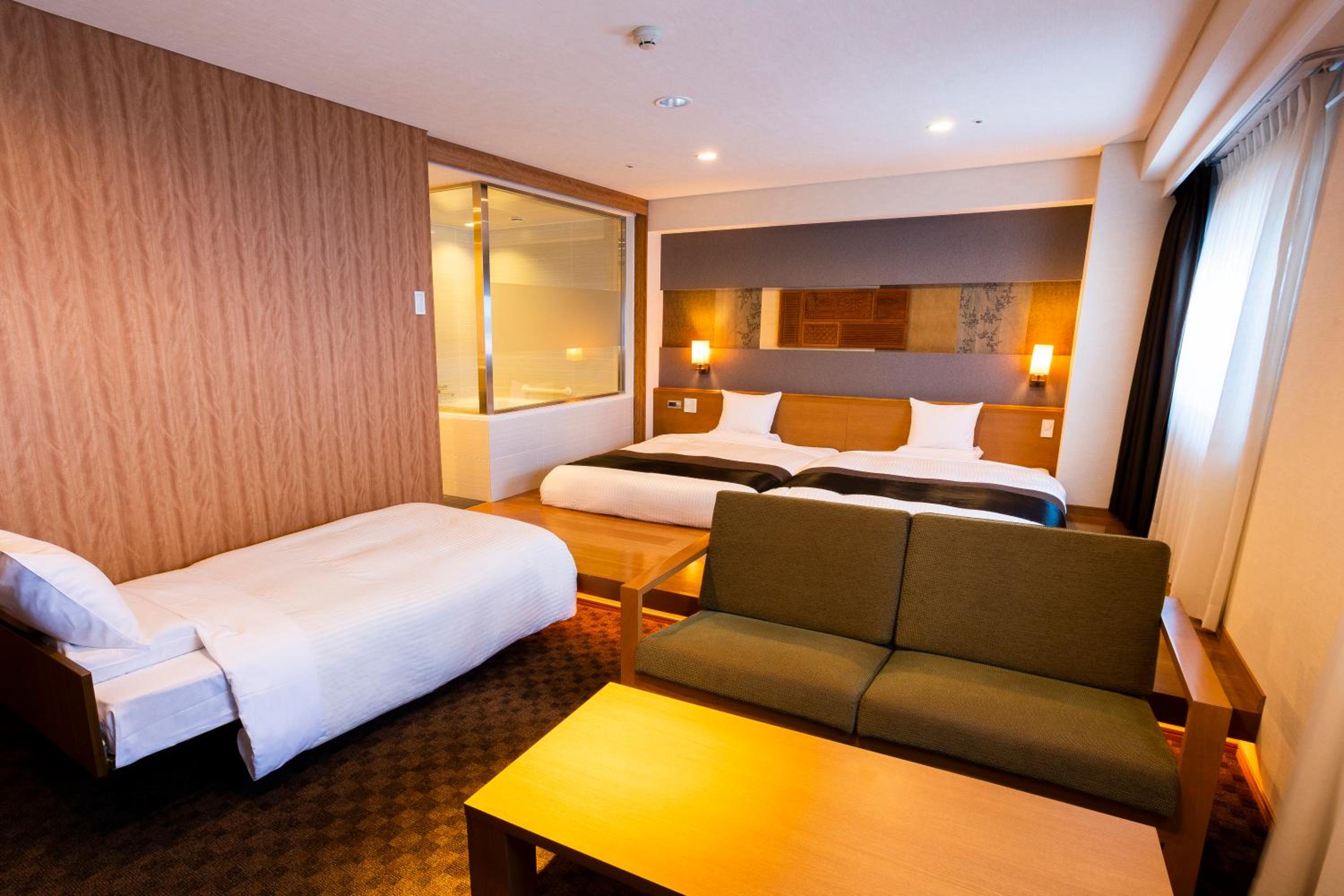 Junior Suite with One Extra Bed - Non Smoking - Photo 2