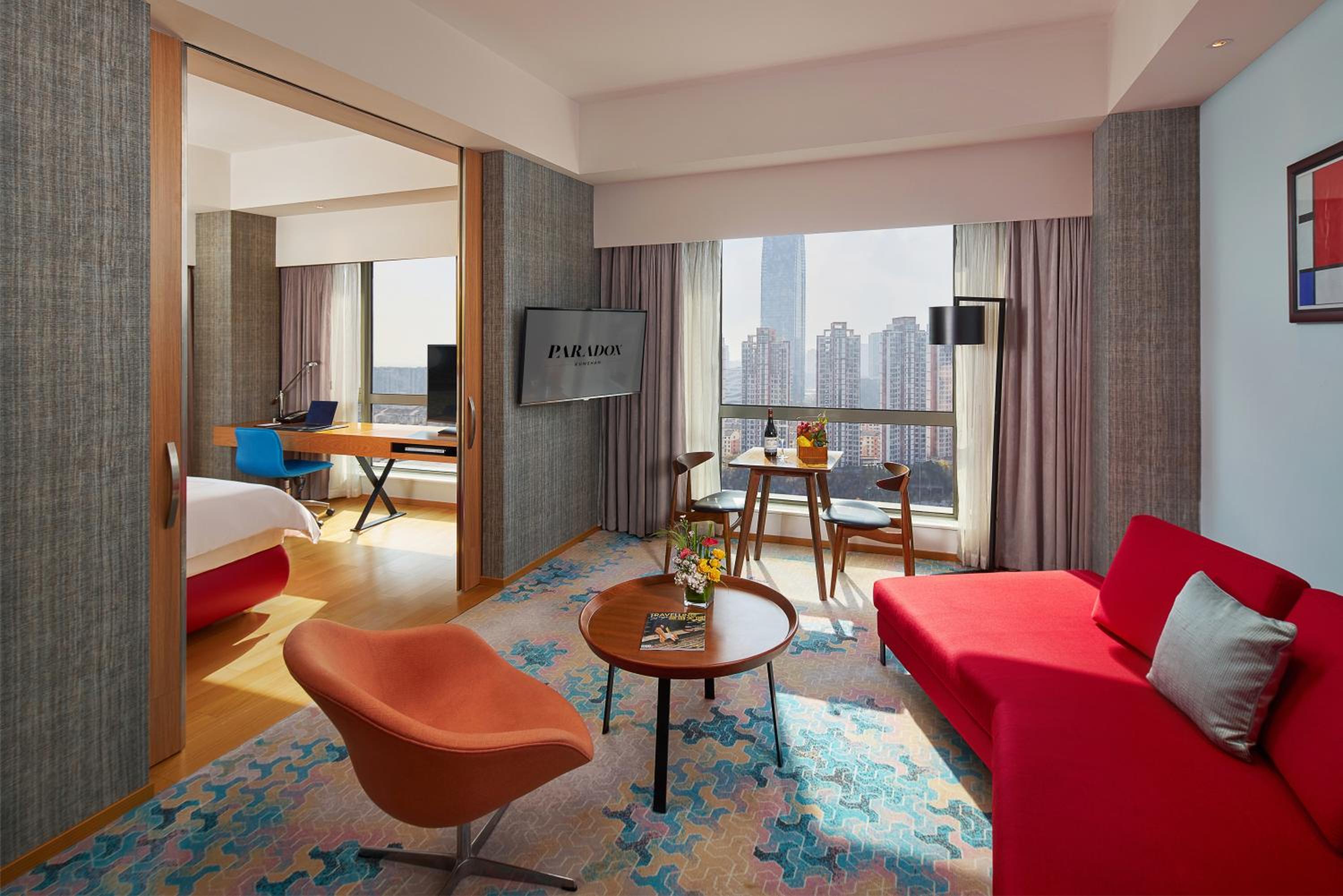 Executive Suite - Photo 3