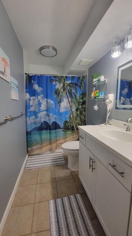 Waikiki Condo 2 Bedrooms 2 Bathrooms with 1 free parking space: Two-Bedroom Apartment photo