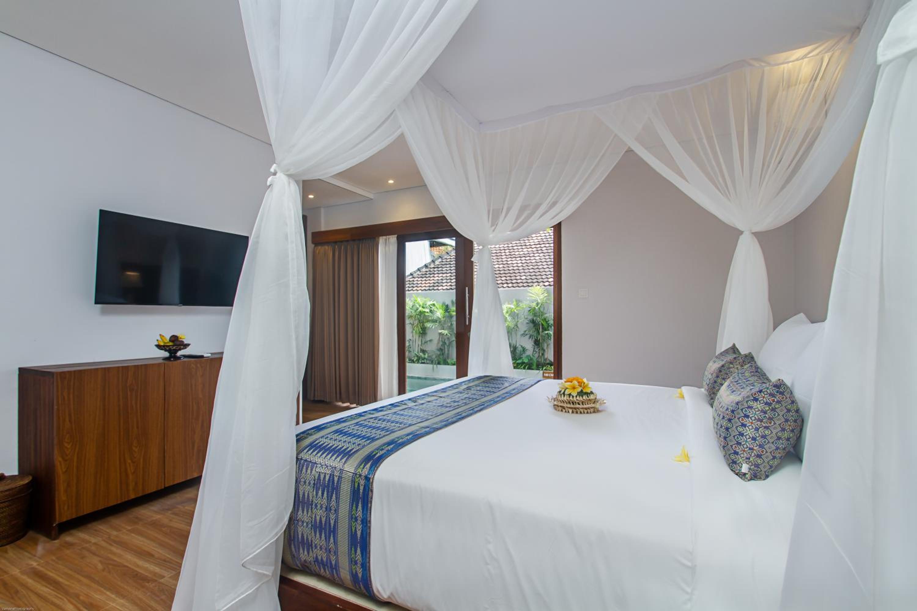 Two-Bedroom Villa - Photo 7