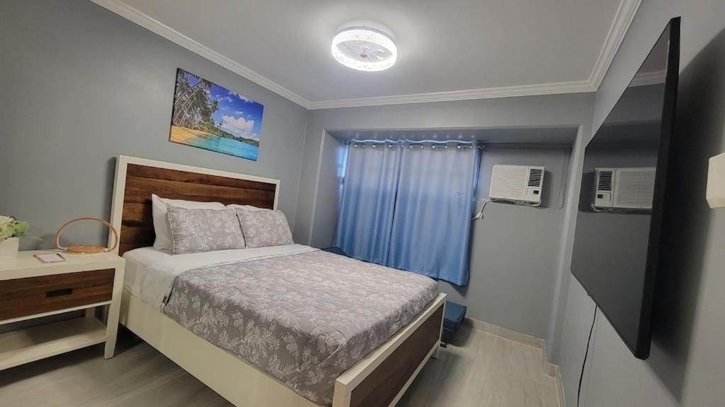 Waikiki Condo 2 Bedrooms 2 Bathrooms with 1 free parking space: Two-Bedroom Apartment photo