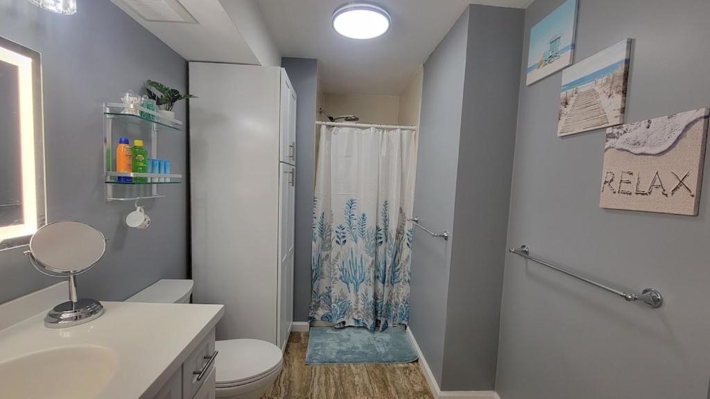 Waikiki Condo 2 Bedrooms 2 Bathrooms with 1 free parking space: Two-Bedroom Apartment photo