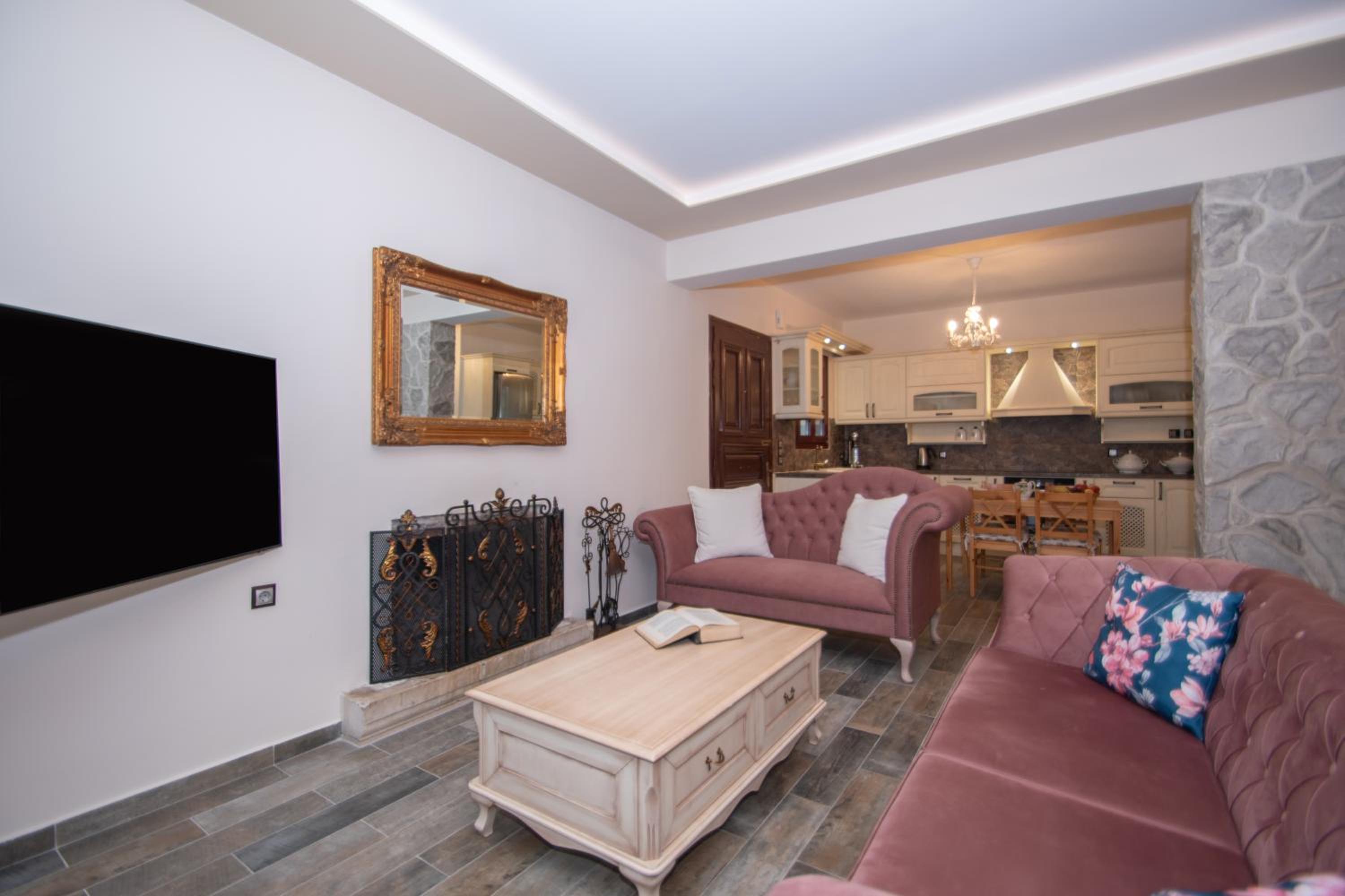 Three-Bedroom Villa photo 1