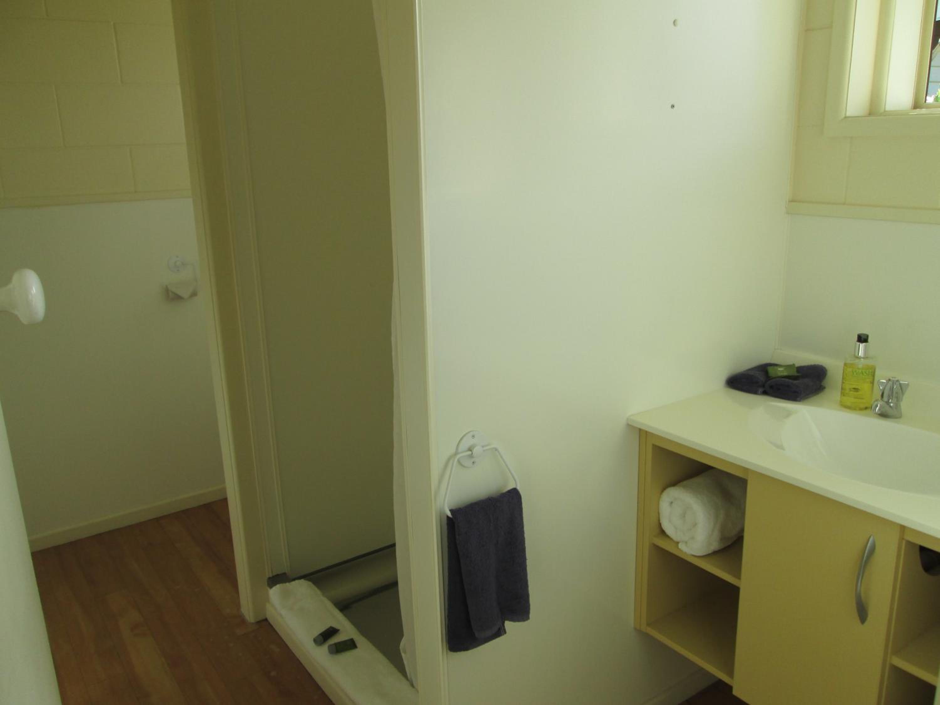One-Bedroom Apartment - Photo 3