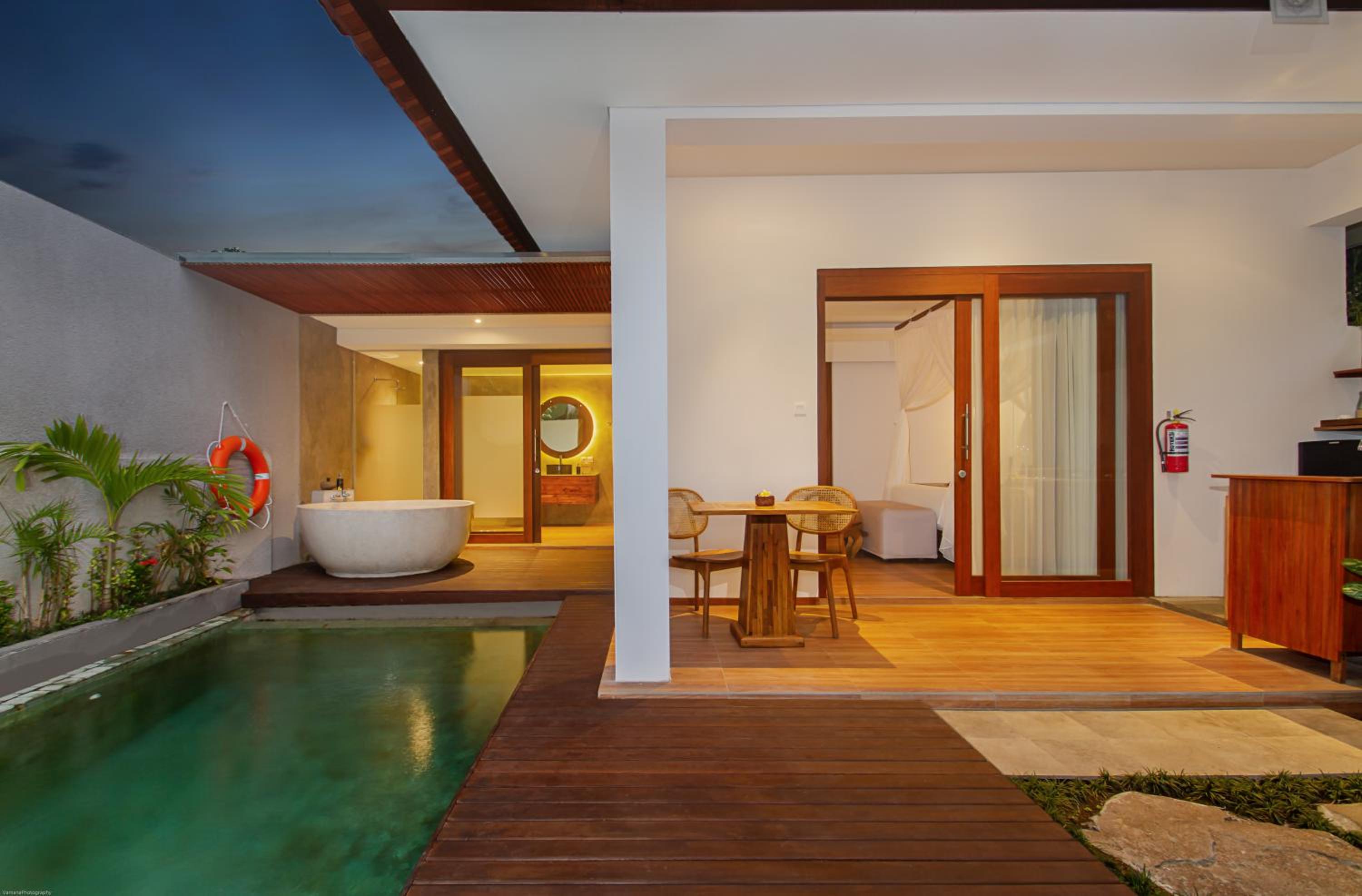 Villa with Garden View