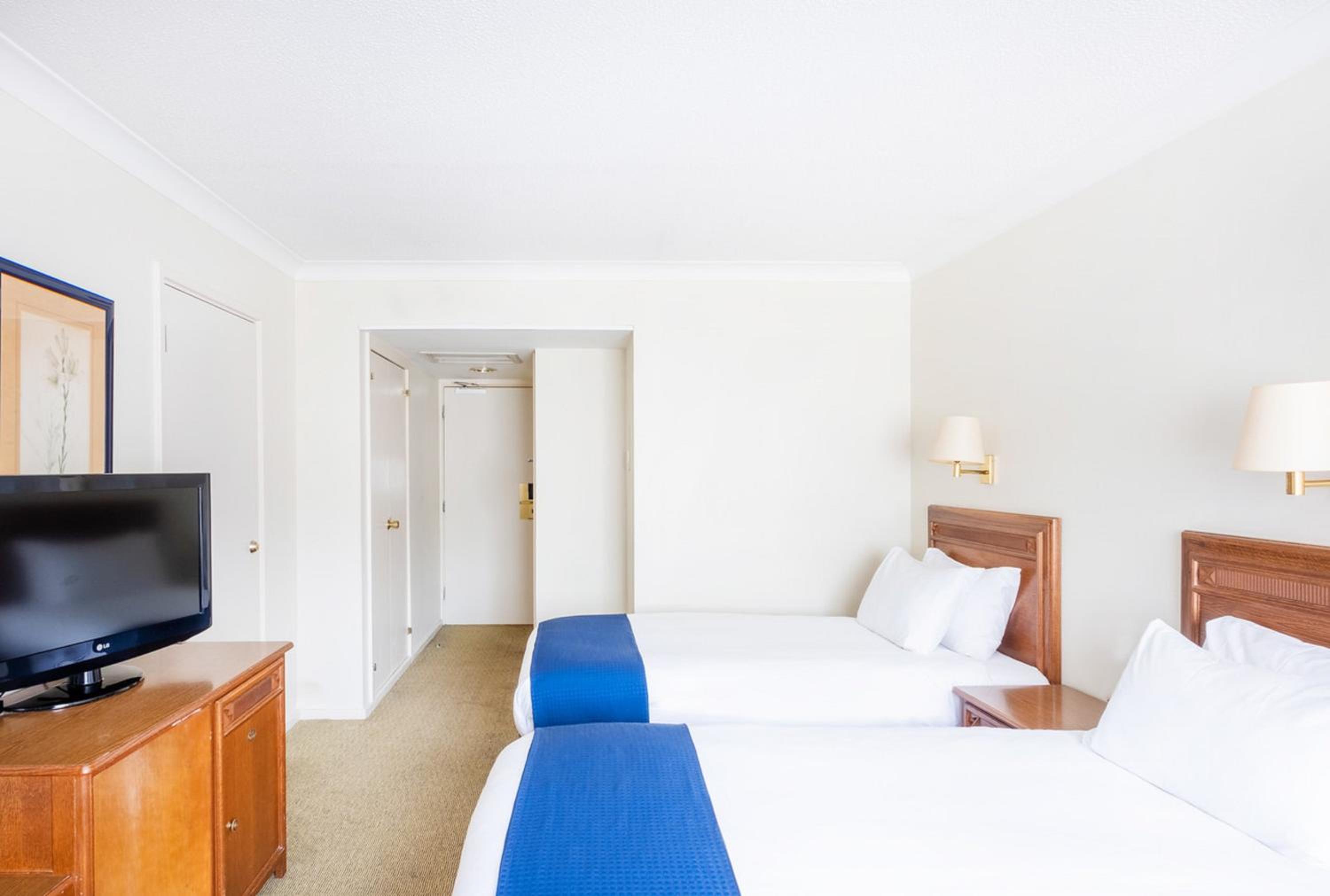 Standard Twin Room - Photo 8