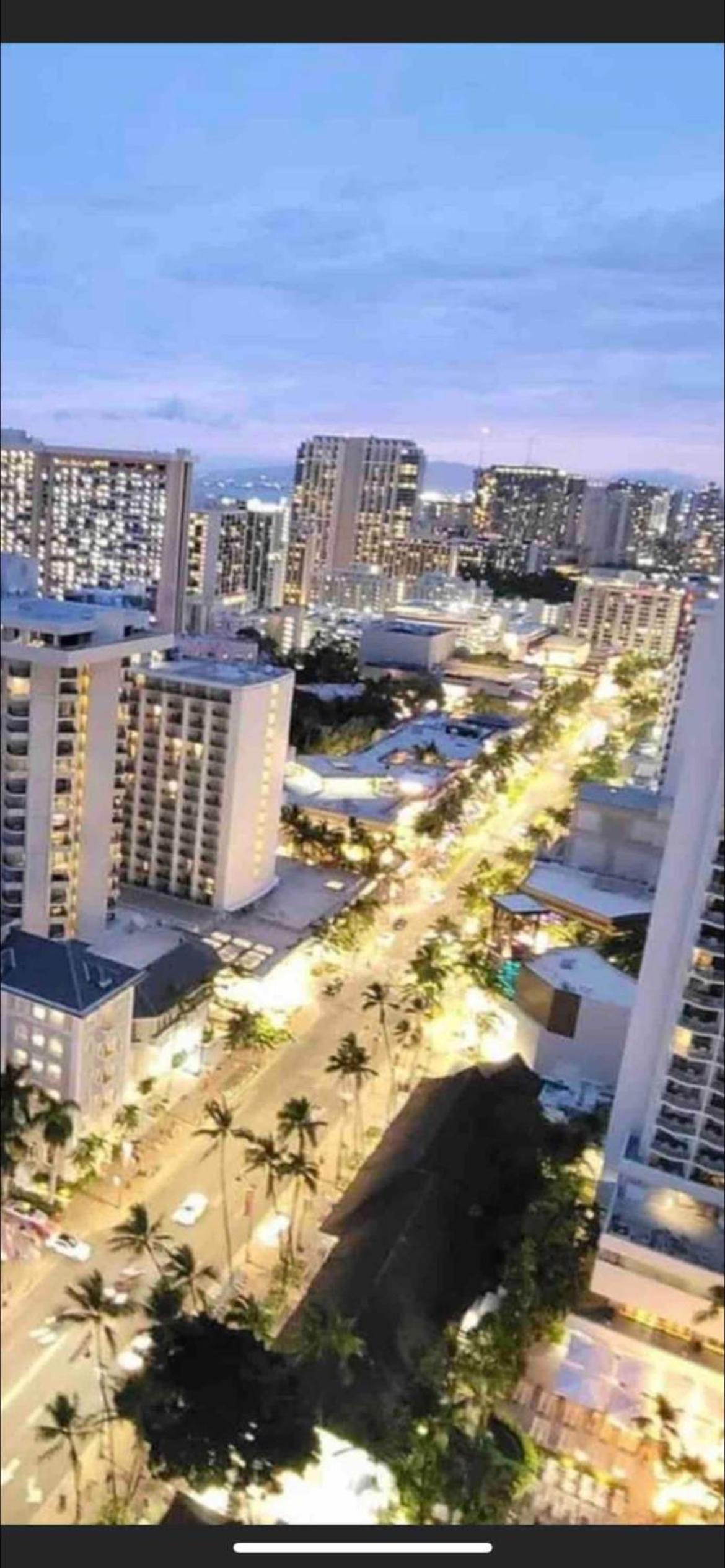 Waikiki Condo 2 Bedrooms 2 Bathrooms with 1 free parking space: Two-Bedroom Apartment photo