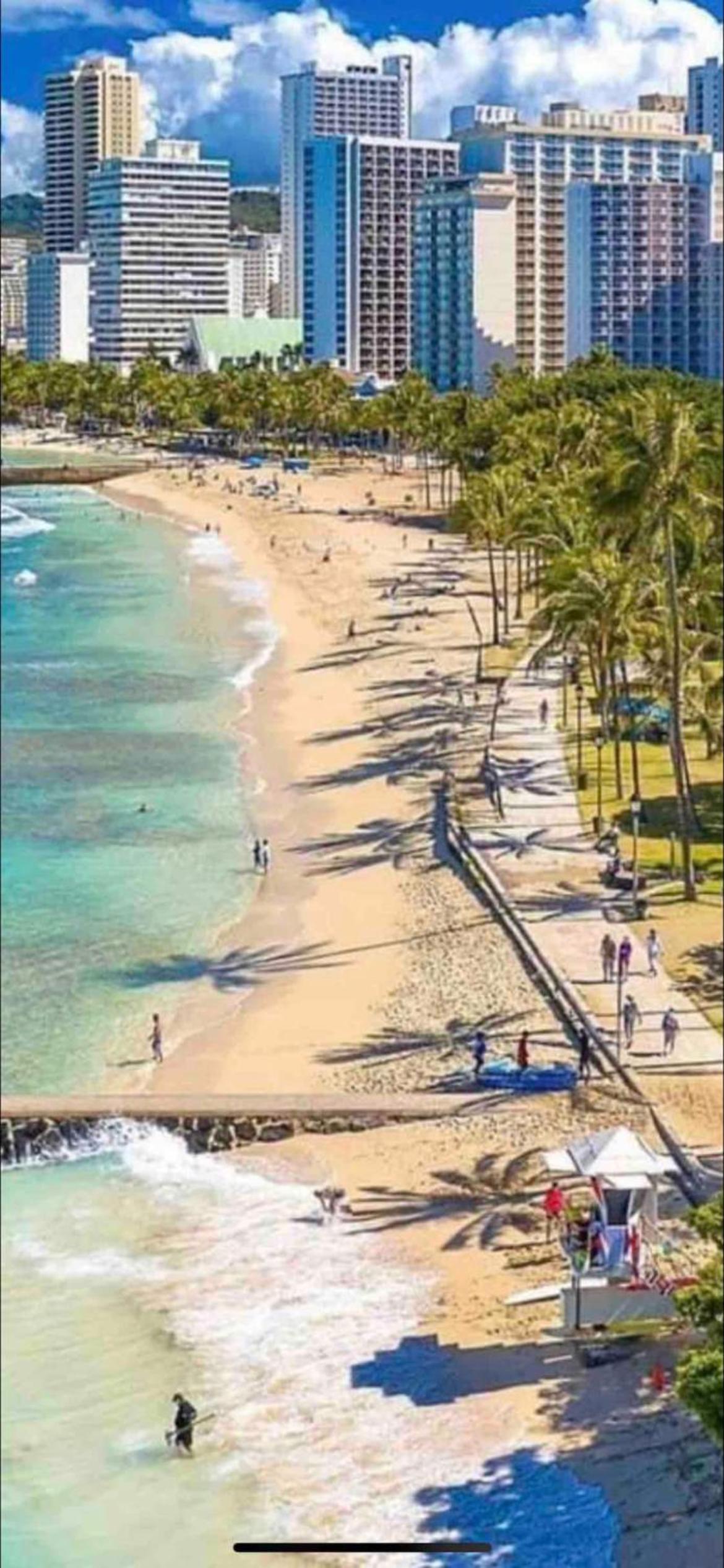 Waikiki Condo 2 Bedrooms 2 Bathrooms with 1 free parking space: Two-Bedroom Apartment photo