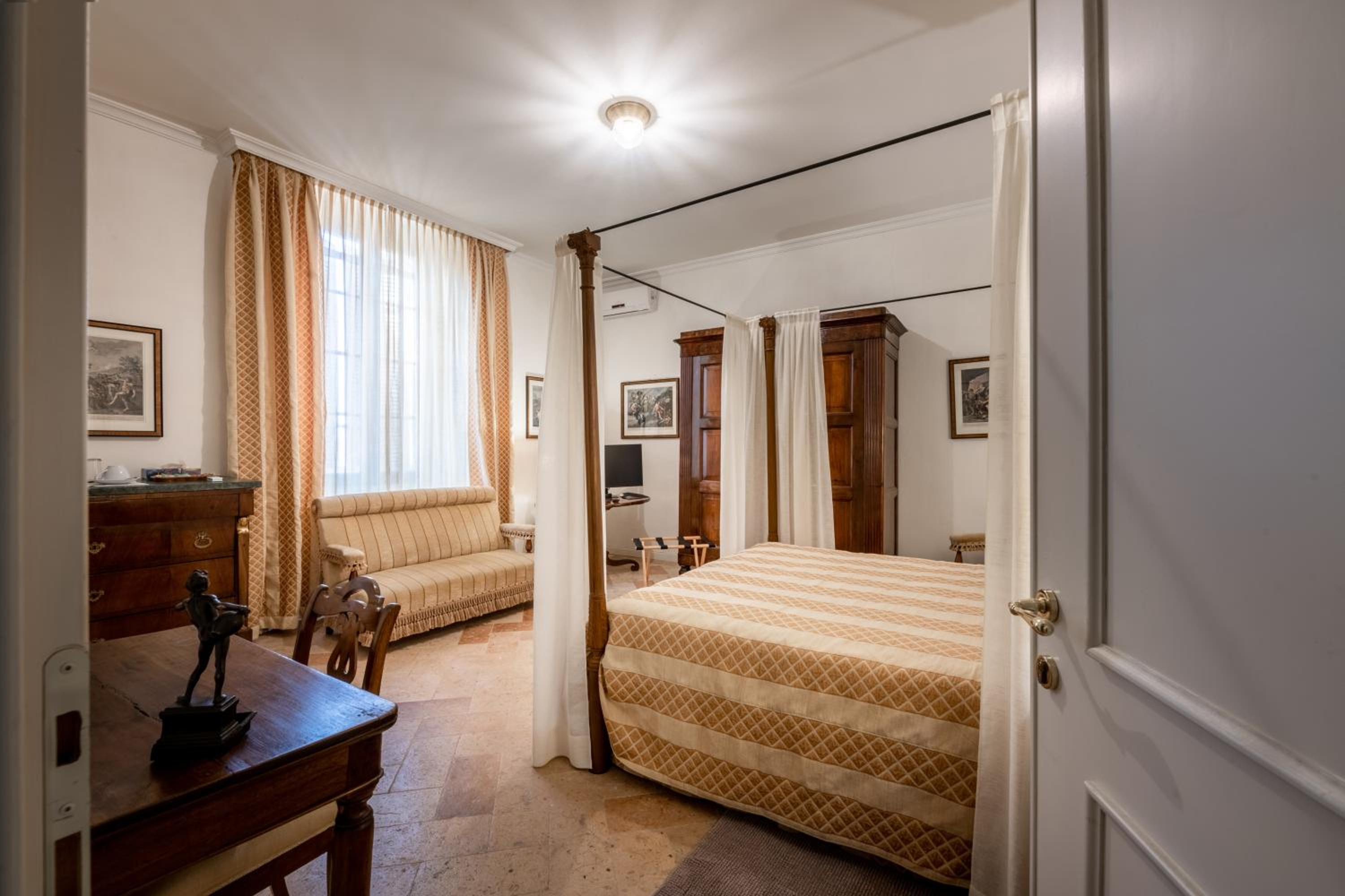 Superior Double Room photo 3