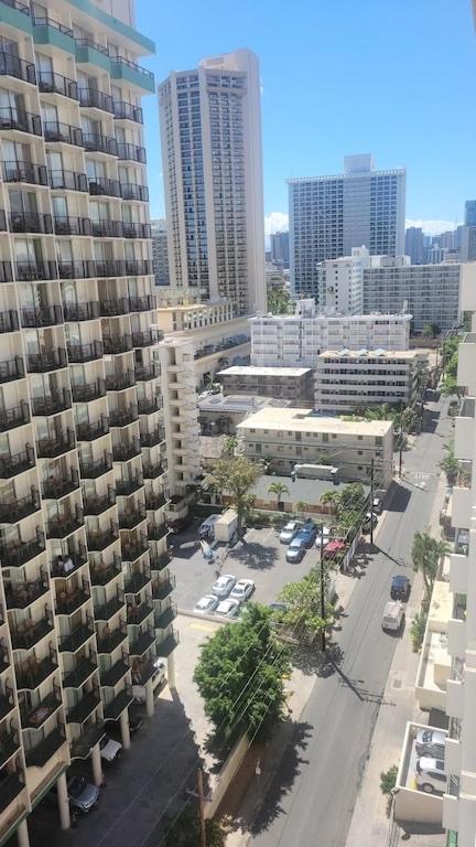 Waikiki Condo 2 Bedrooms 2 Bathrooms with 1 free parking space: Two-Bedroom Apartment photo