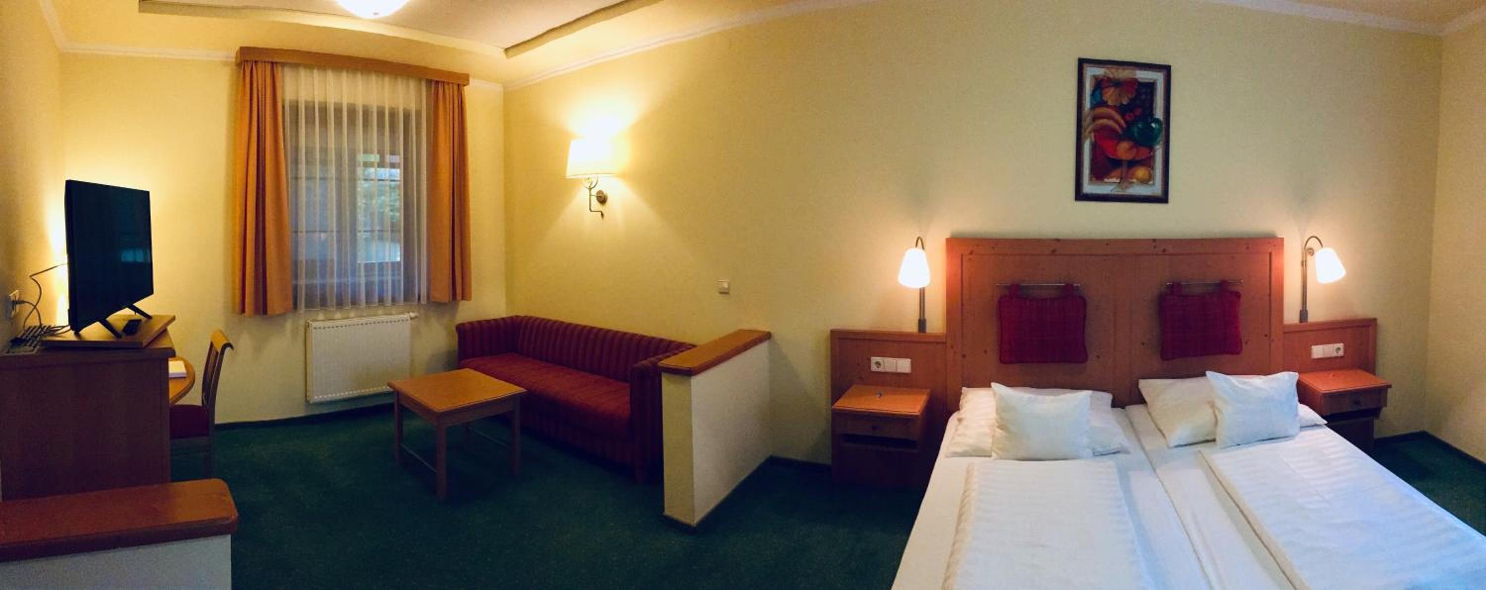 Single Room with Bathroom photo 1