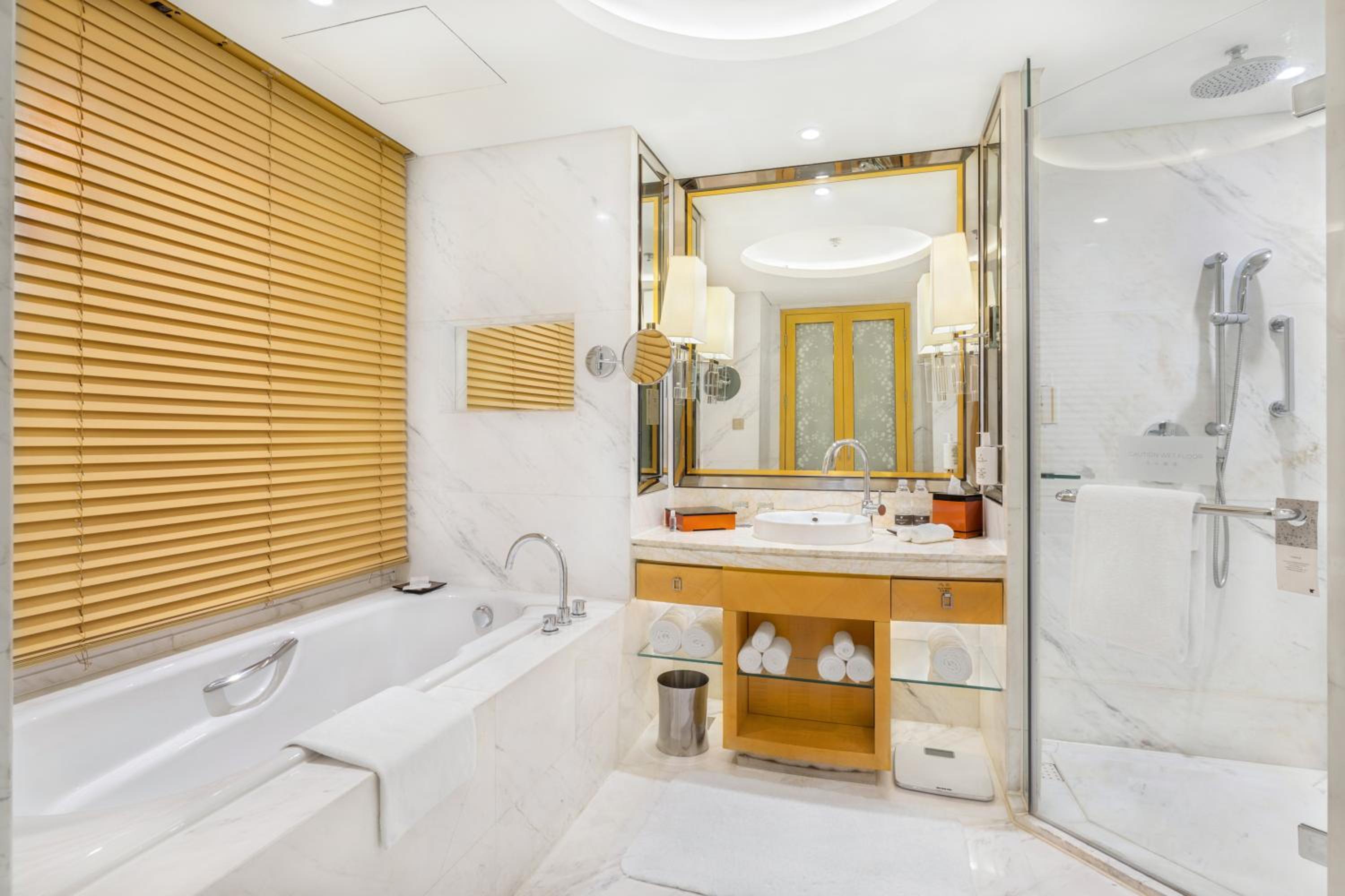 Deluxe Room, Guest room, 1 King