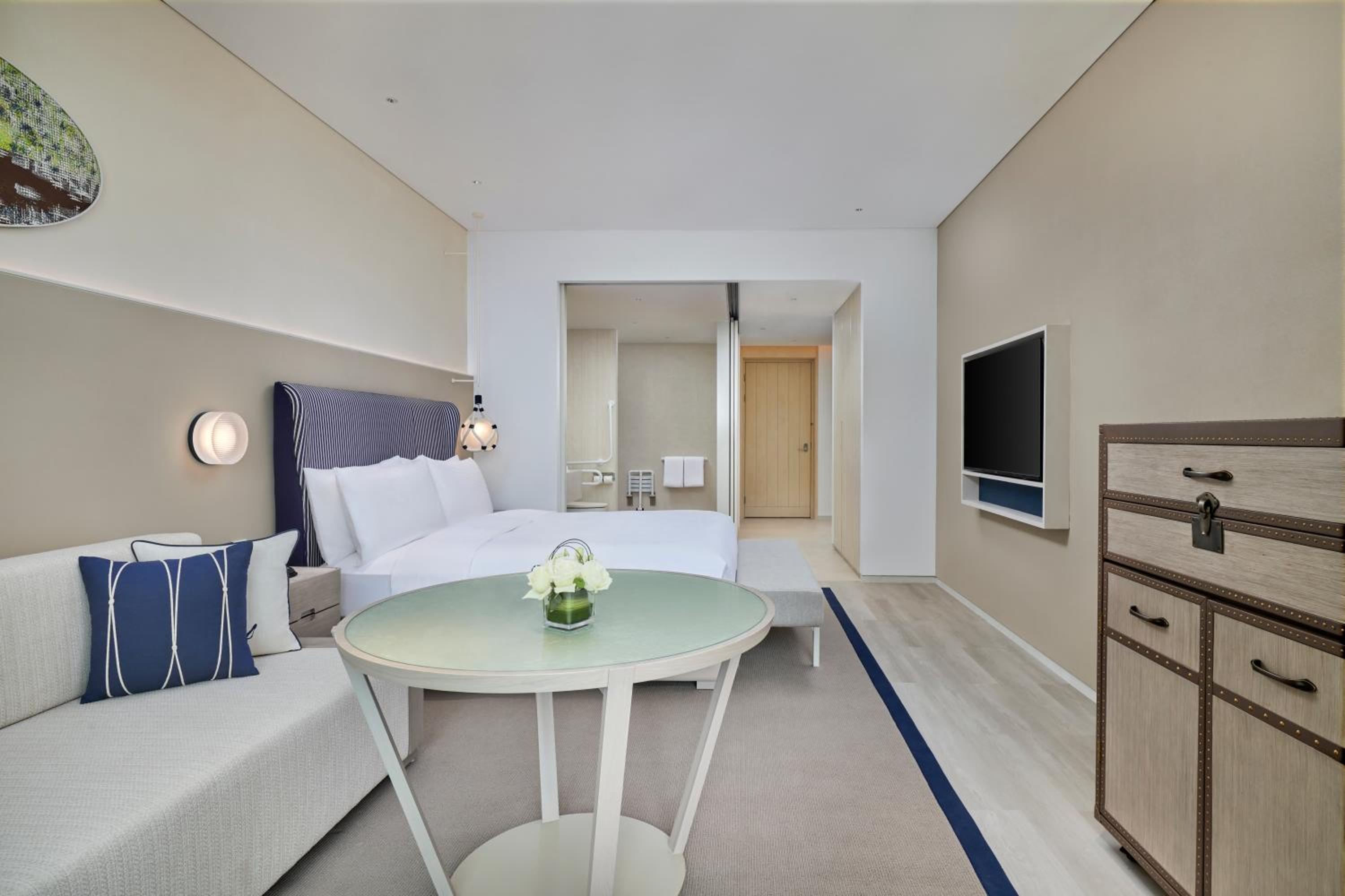 King Room - Mobility Accessible  photo 2
