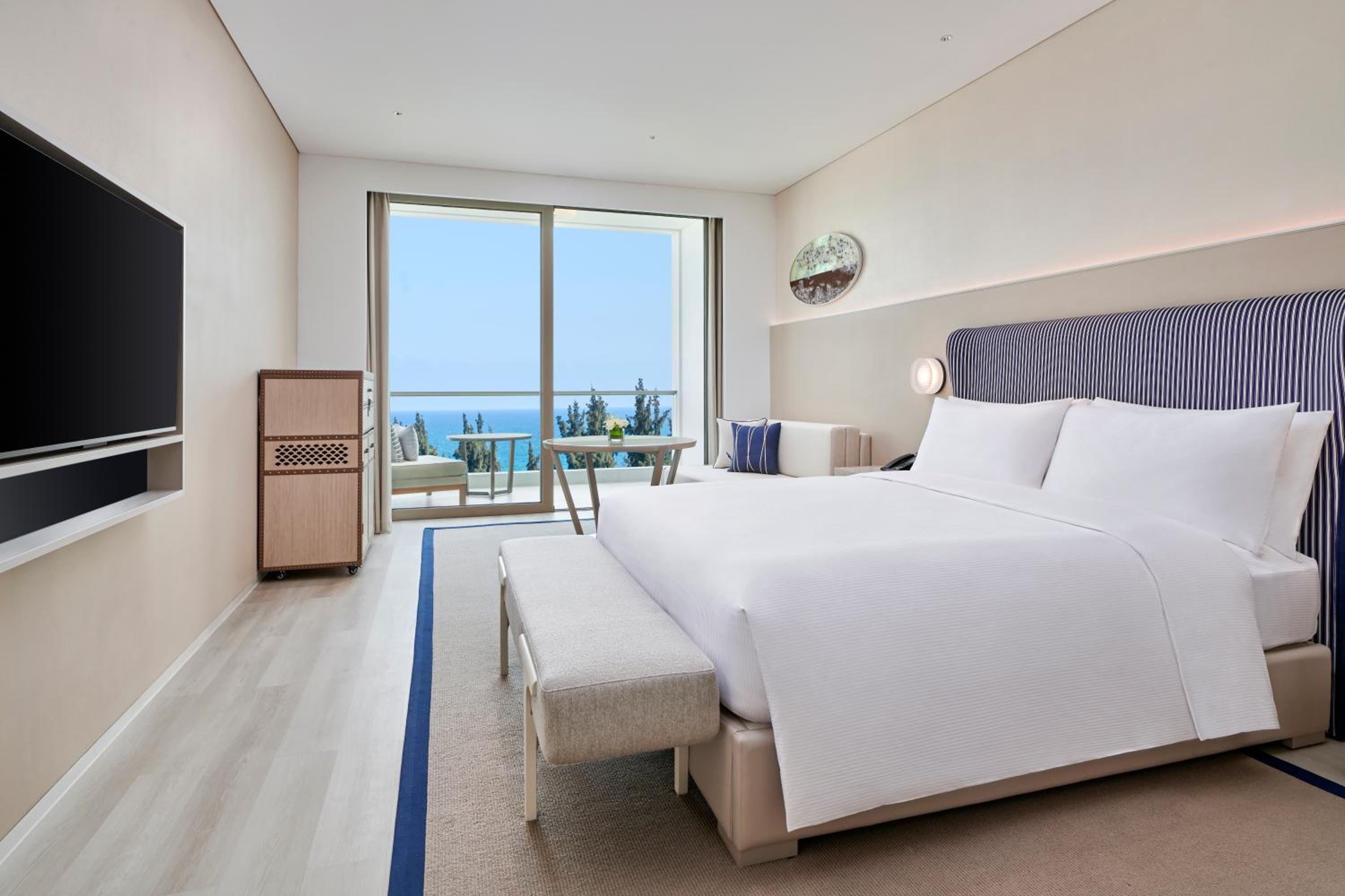 Deluxe King Room with Ocean View