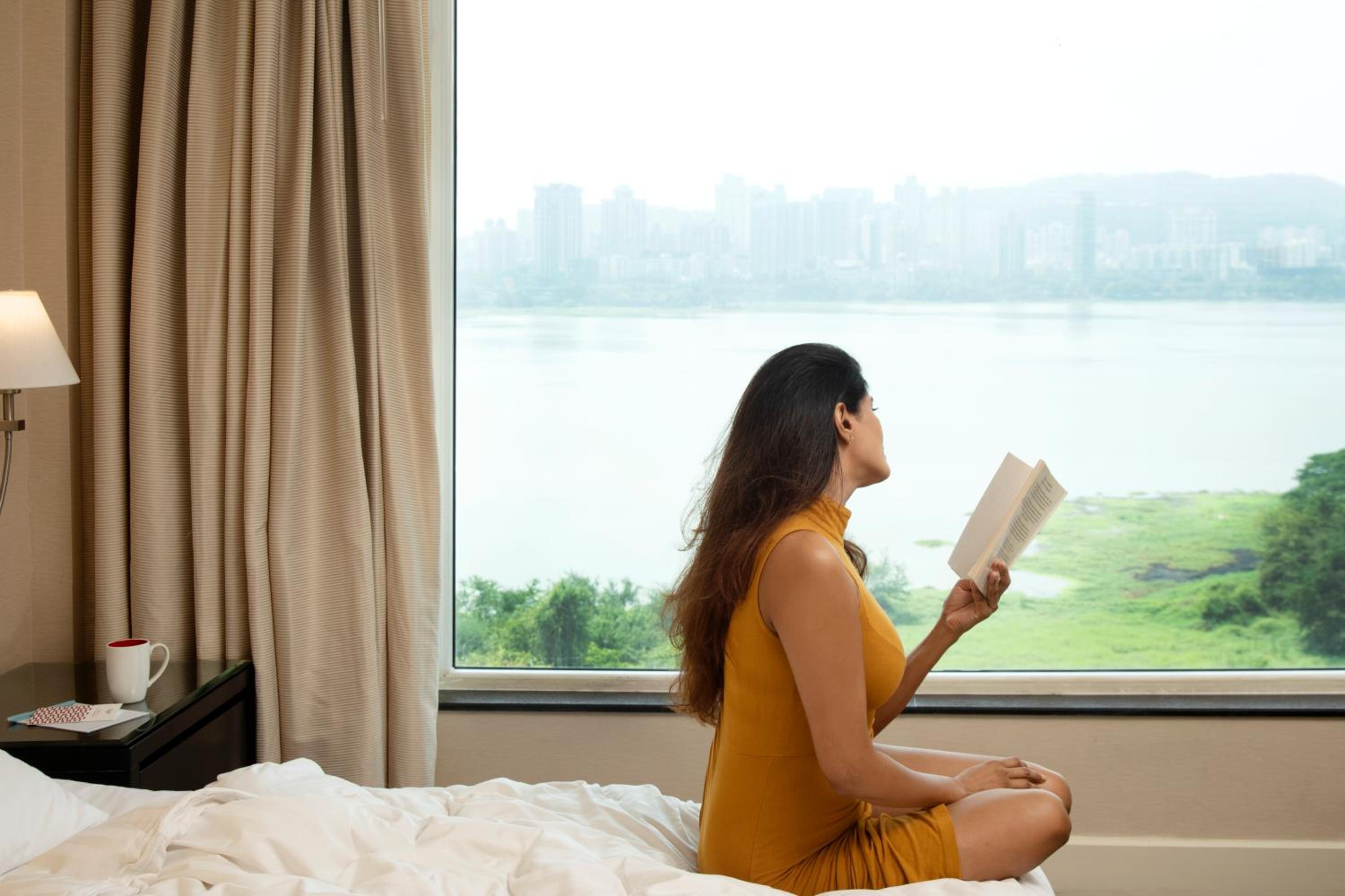 One-Bedroom Apartment with Lake View - Photo 5