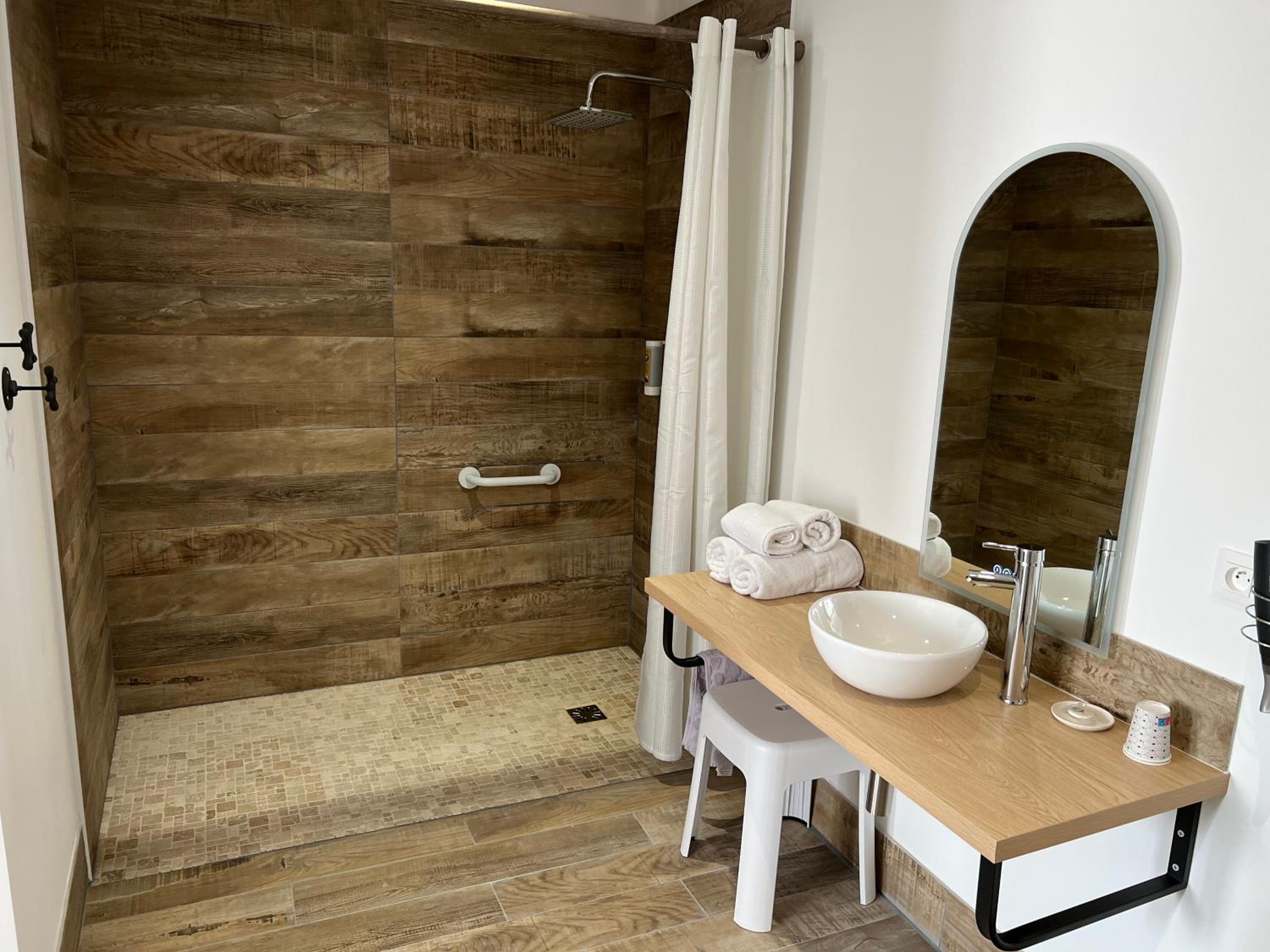 Double Room - Disability Access photo 2