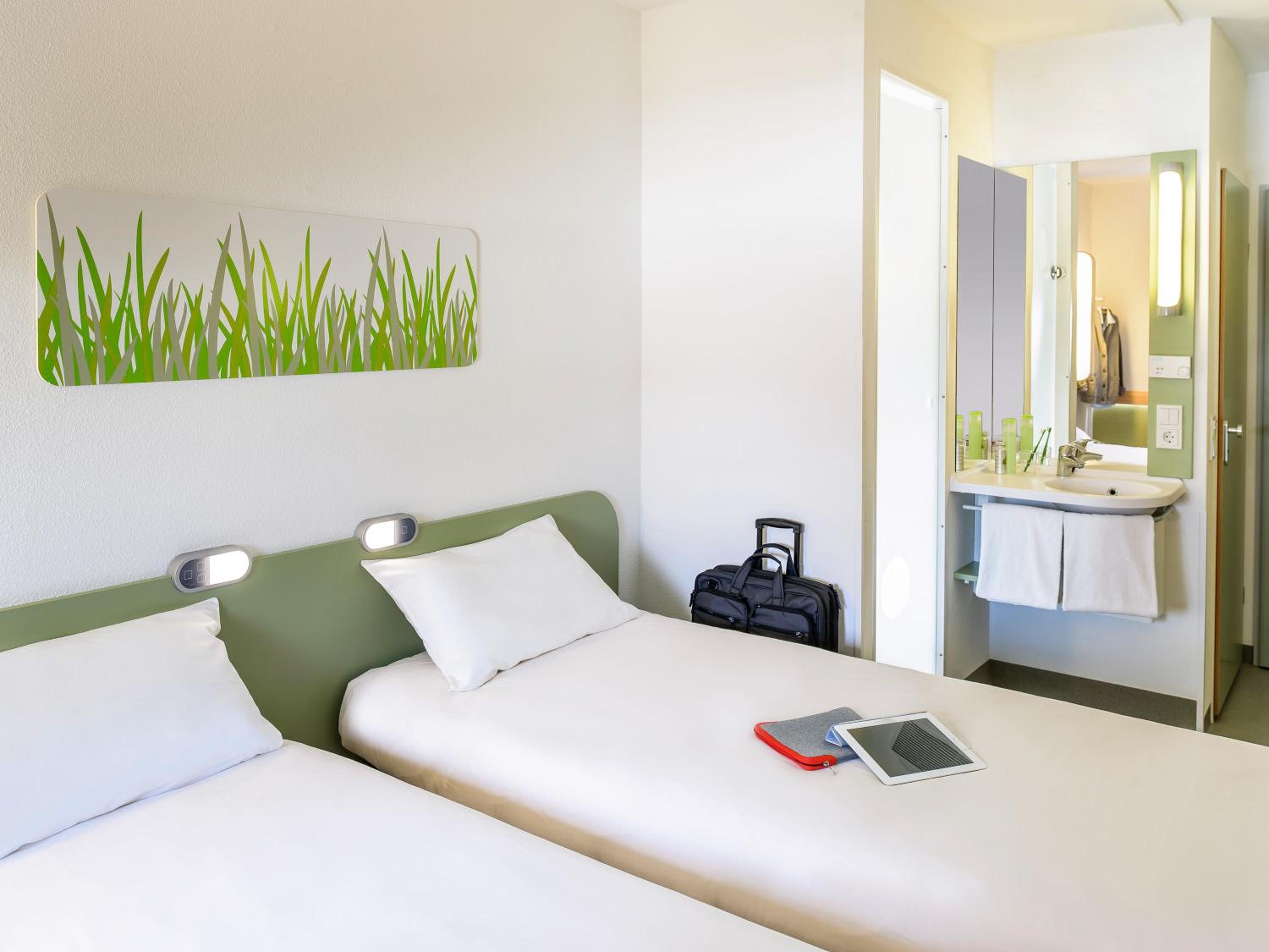 Standard Room with Two Single Beds - Photo 3