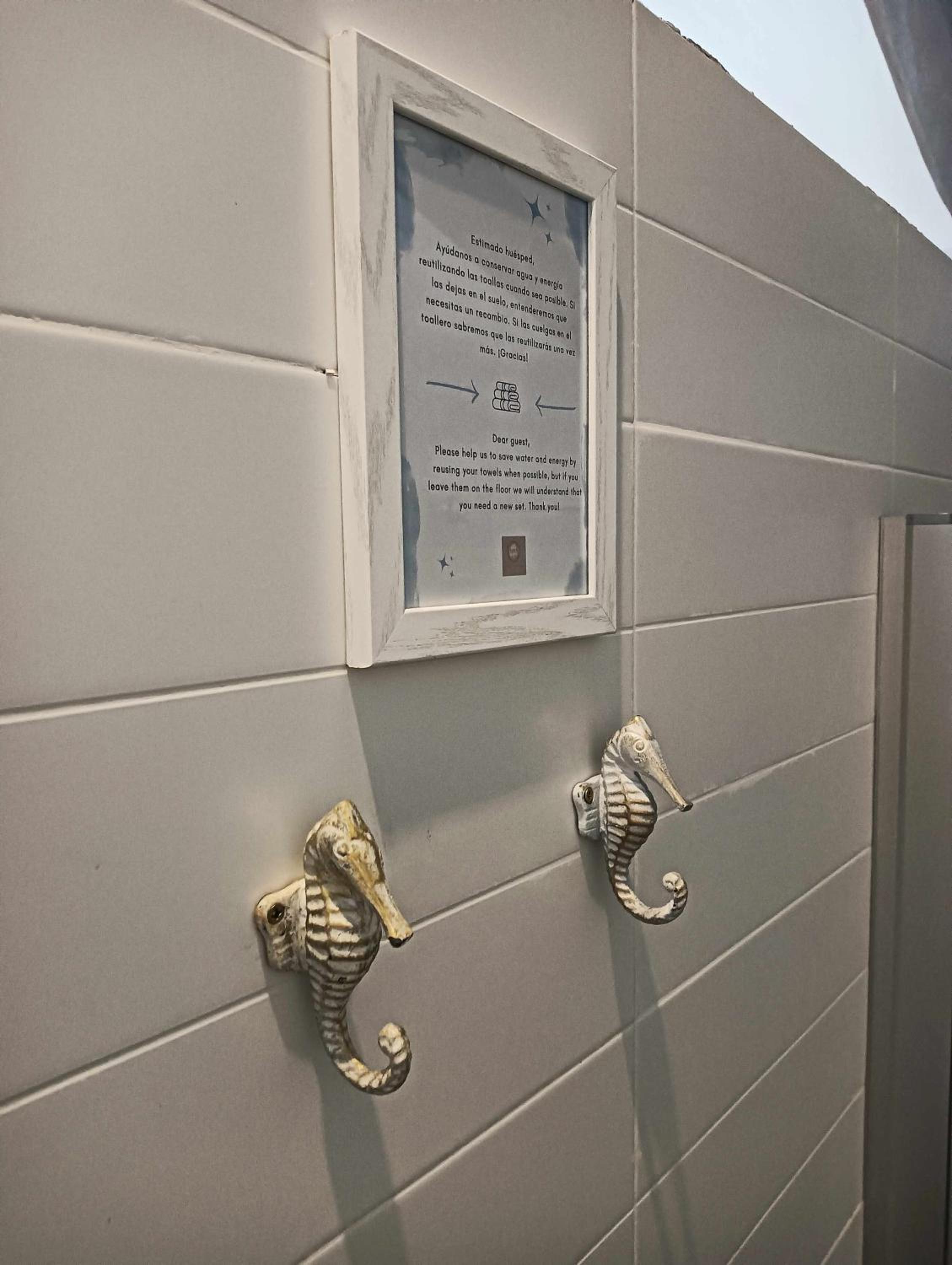 Queen Room - Disability Access - Photo 3