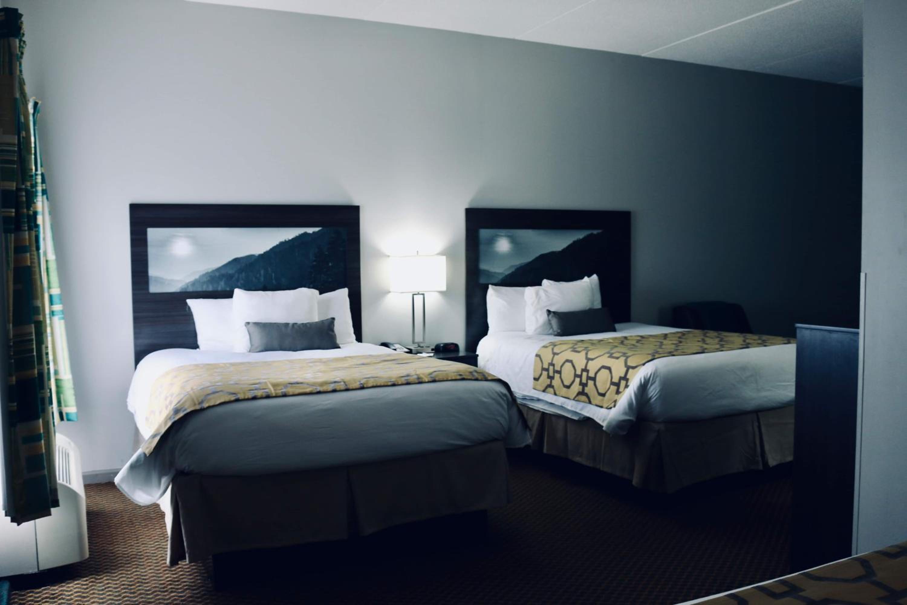 Deluxe Queen Suite with Two Queen Beds - Non-Smoking