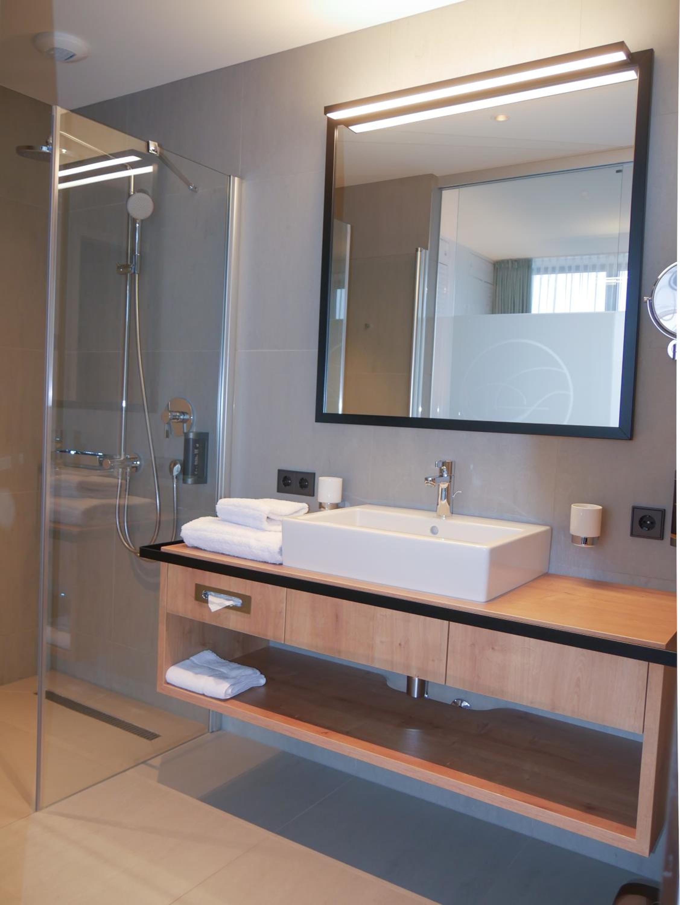 Double or Twin Room with Balcony photo 3