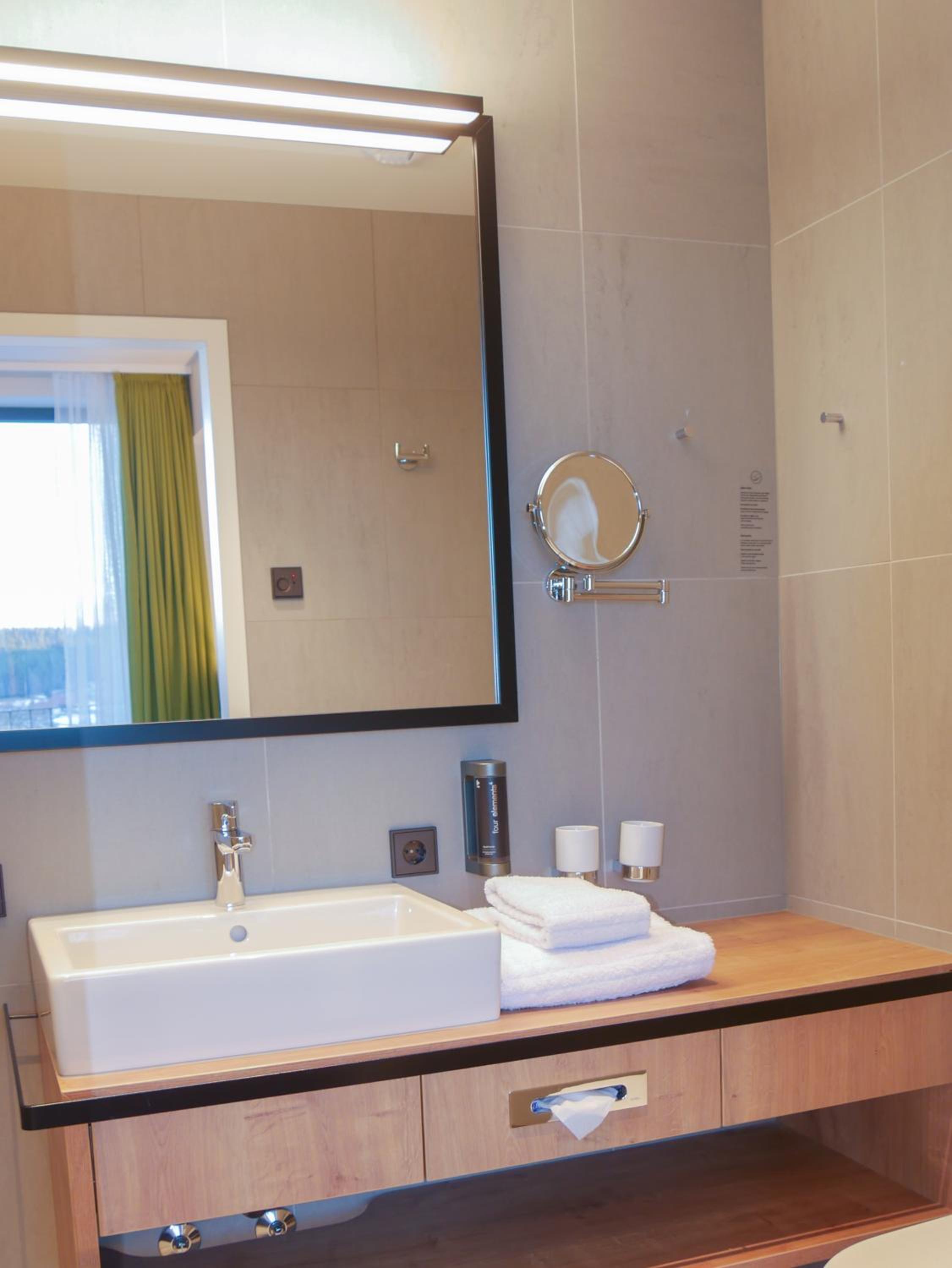 Standard Double or Twin Room with Balcony photo 3