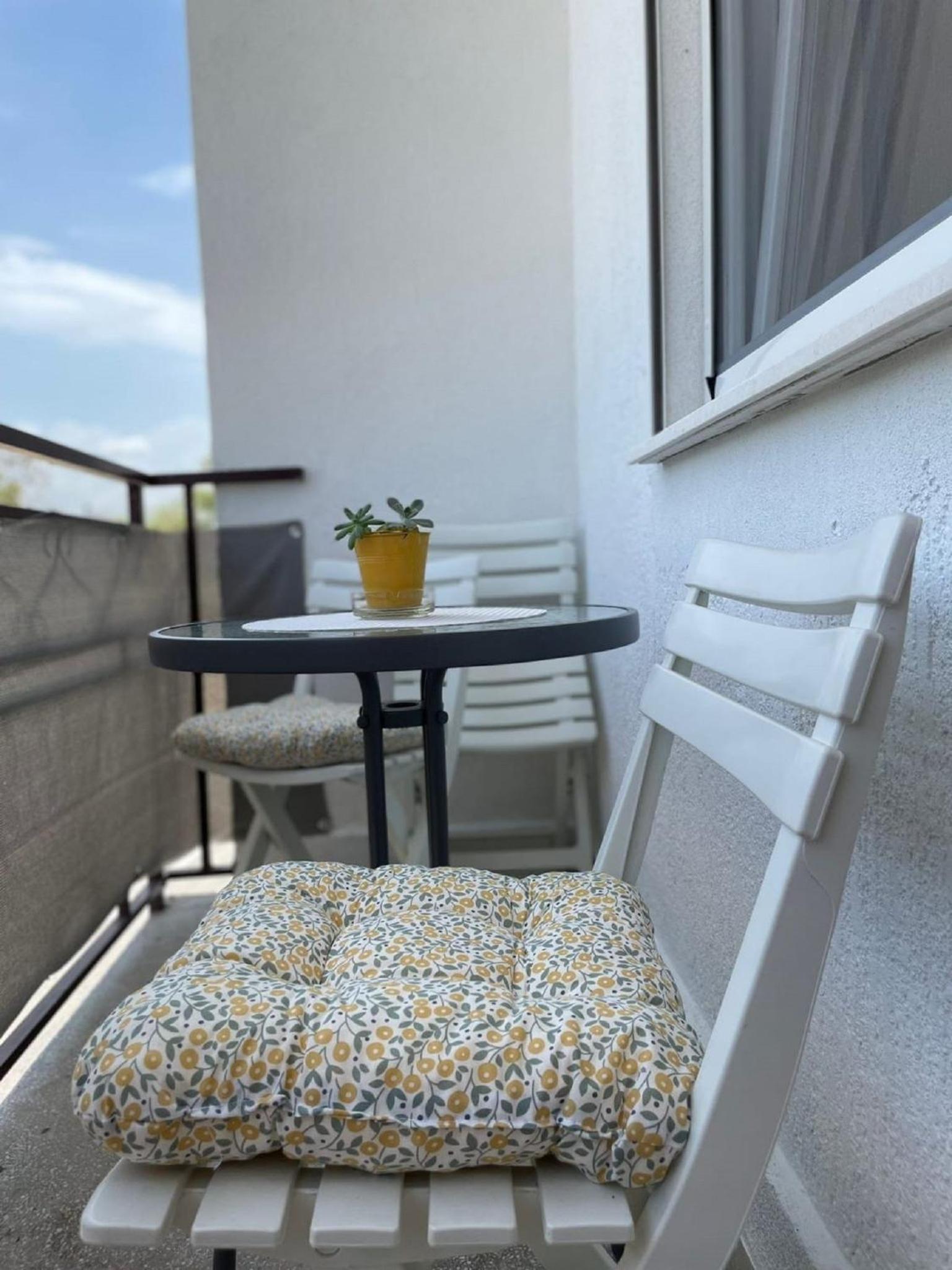 One Bedroom Apartment with Balcony and Sea View - Photo 49