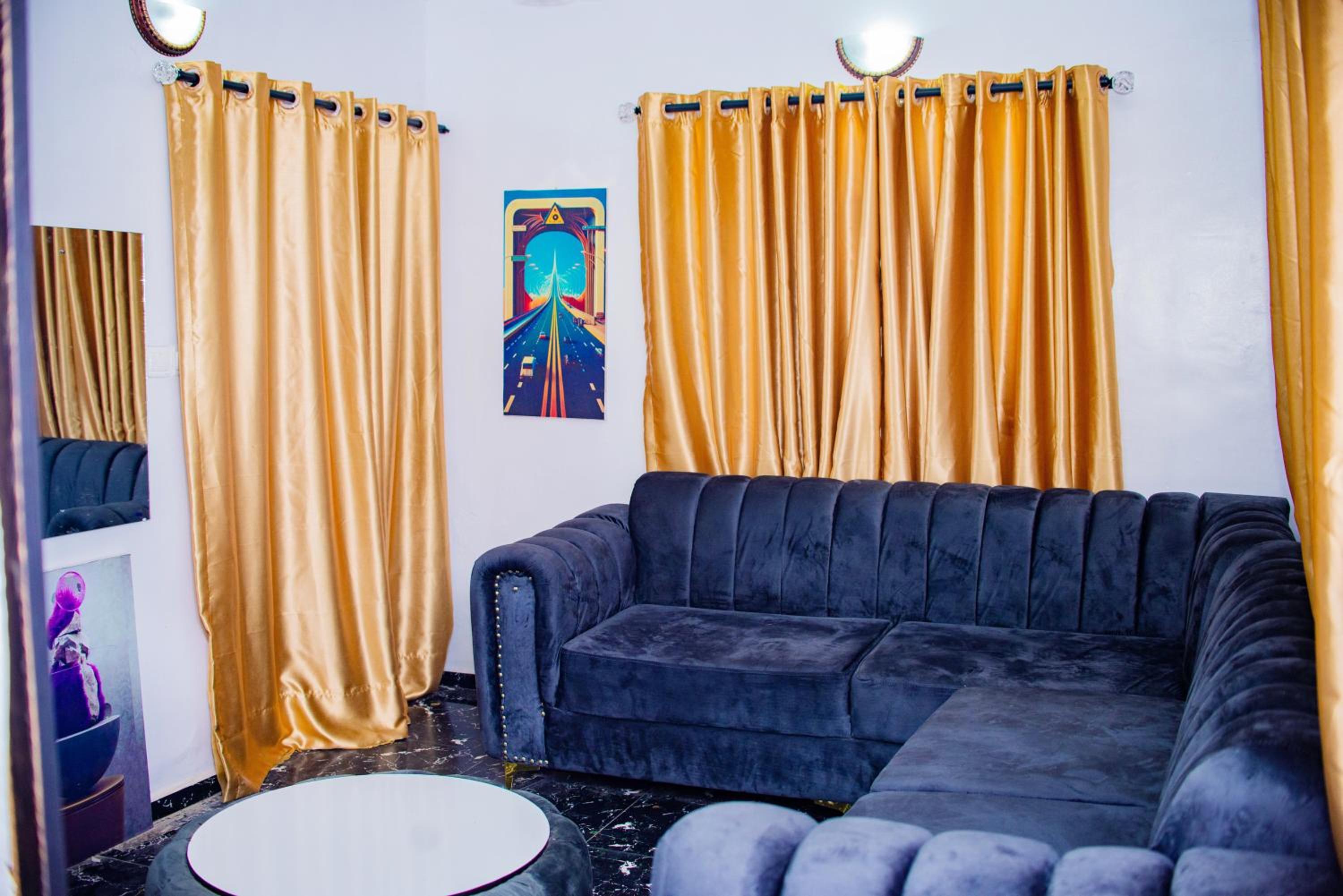 One-Bedroom Apartment photo 2