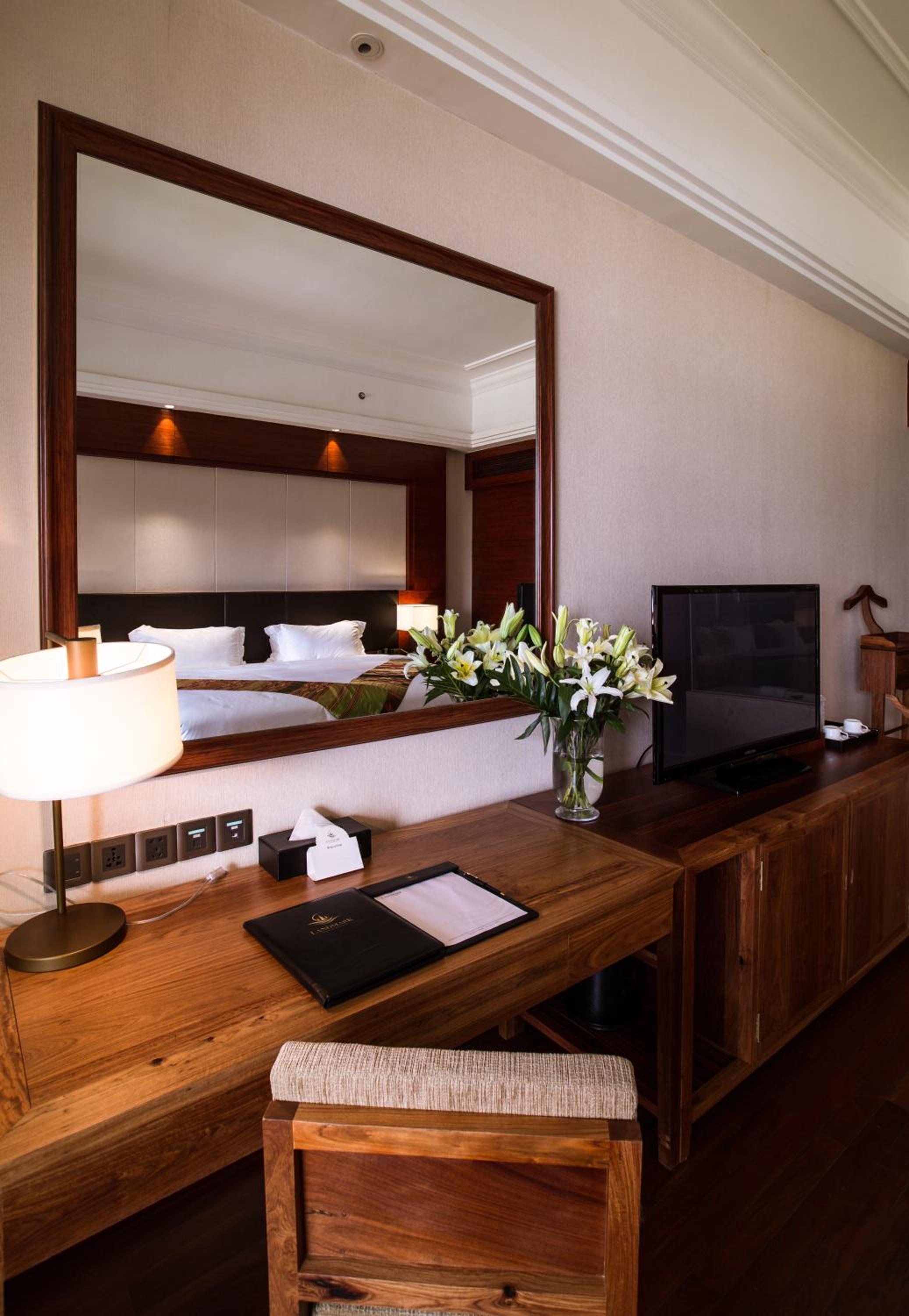Deluxe Twin Room with Riverview photo 2