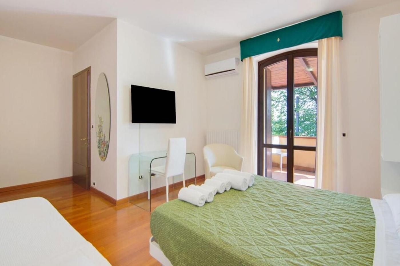 Large Double Room