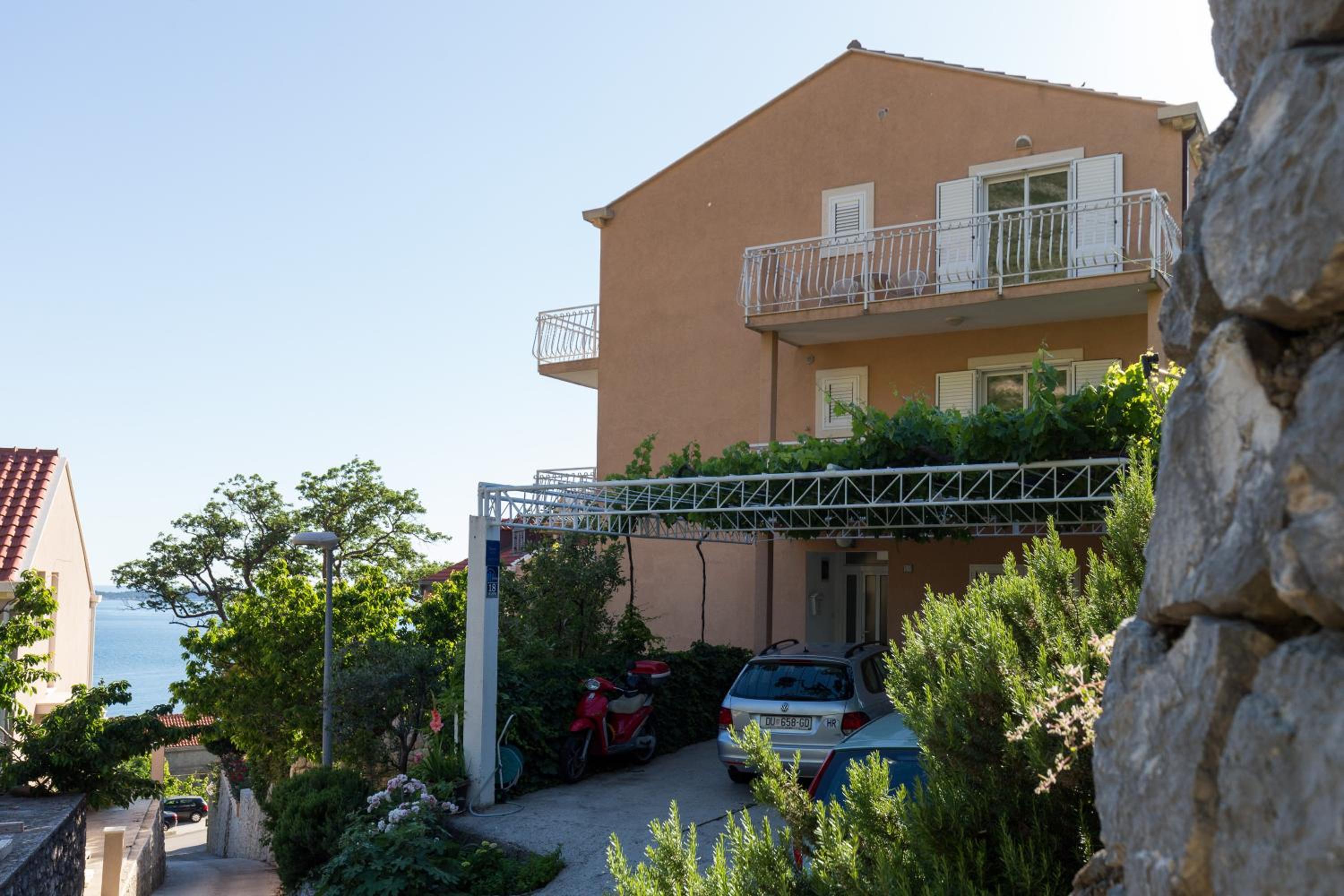 One Bedroom Apartment with Balcony and Sea View photo 3