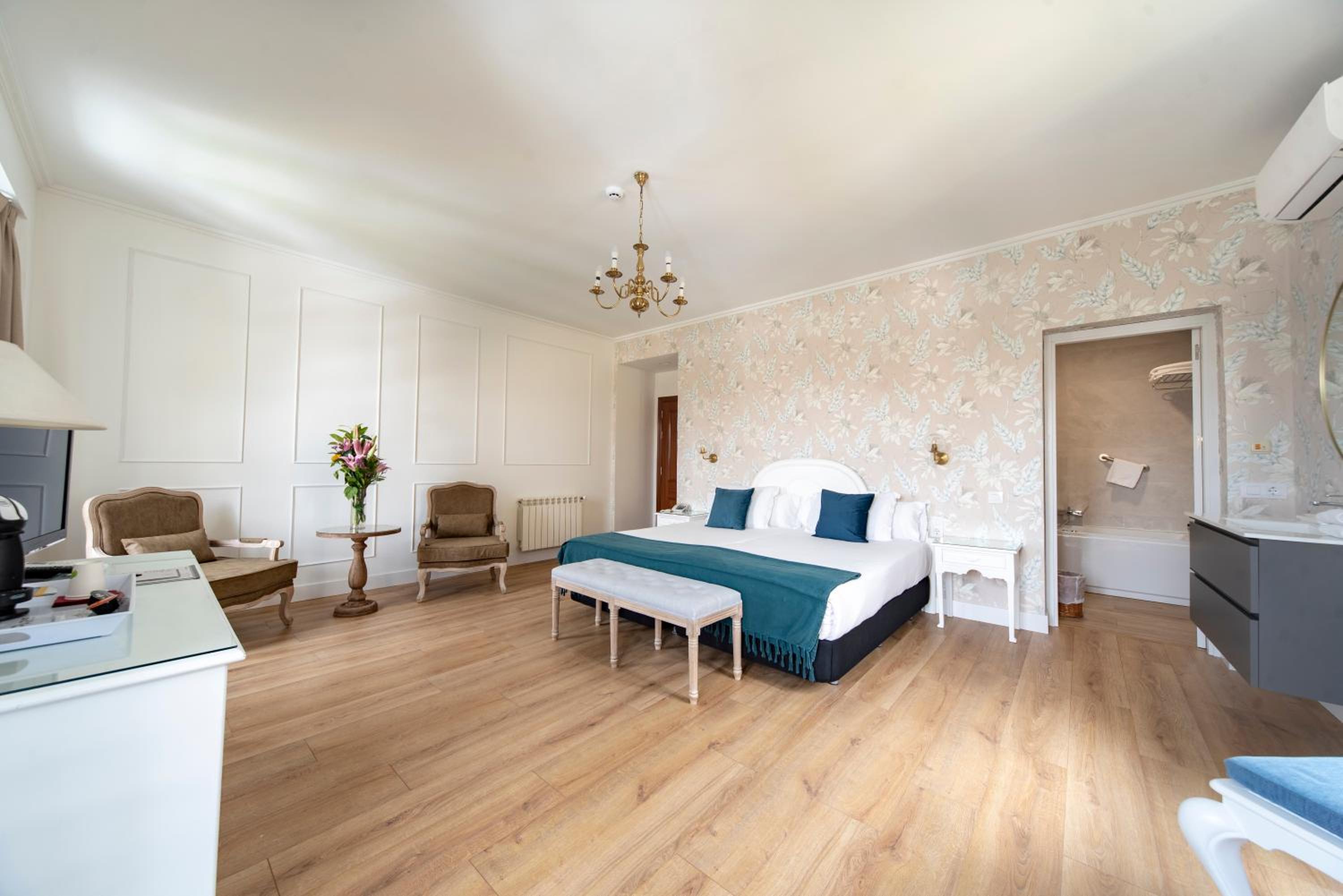 Superior Twin Room with View photo 3
