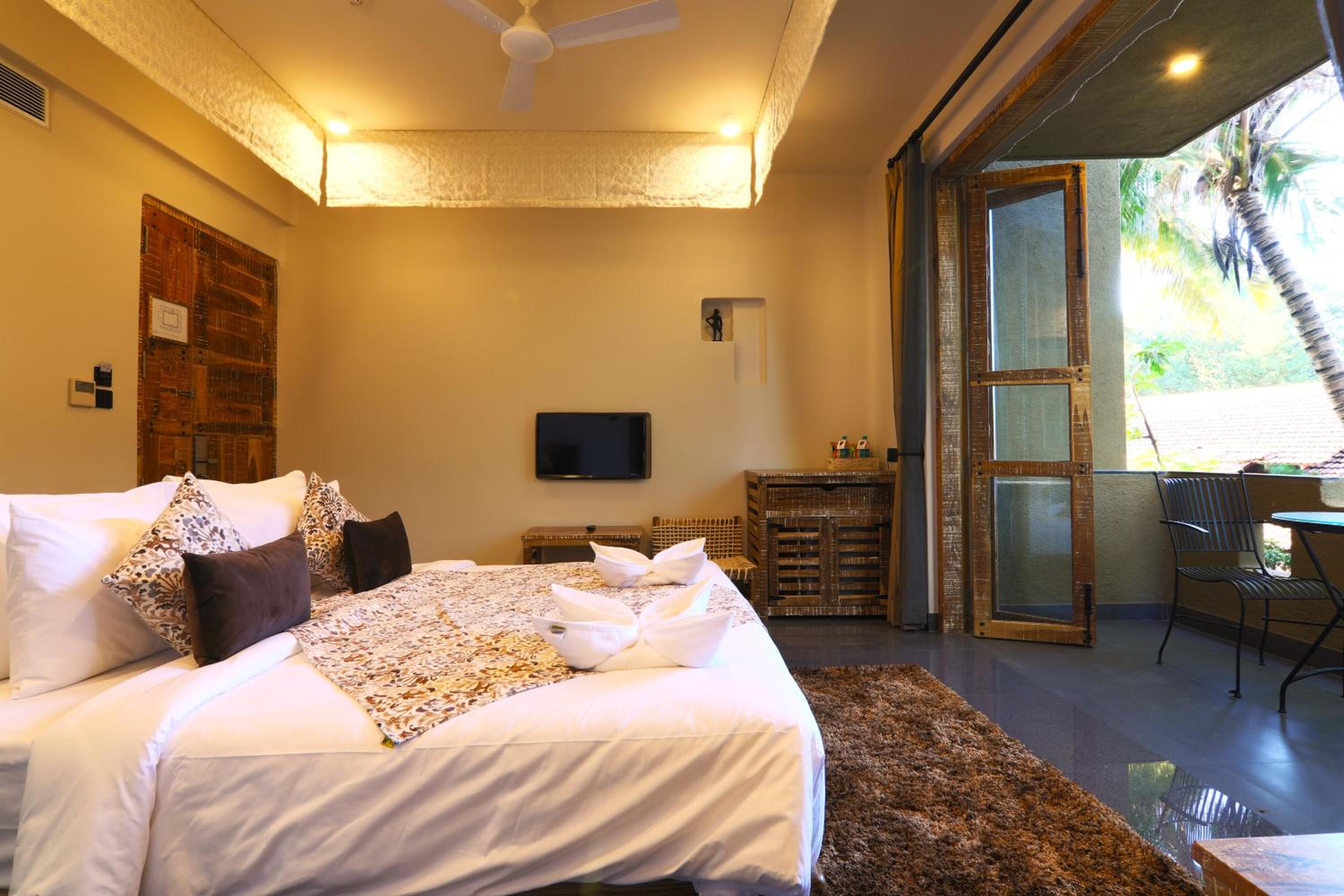 Premium Room with Balcony - Happy Hours with 2+1 offer on Beverages ( 4 to 7pm only) - Photo 1
