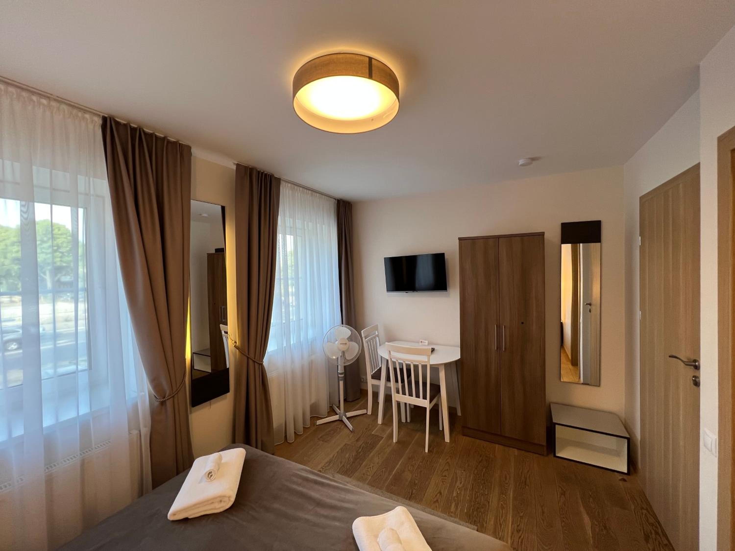 Double Room with Private Bathroom photo 3