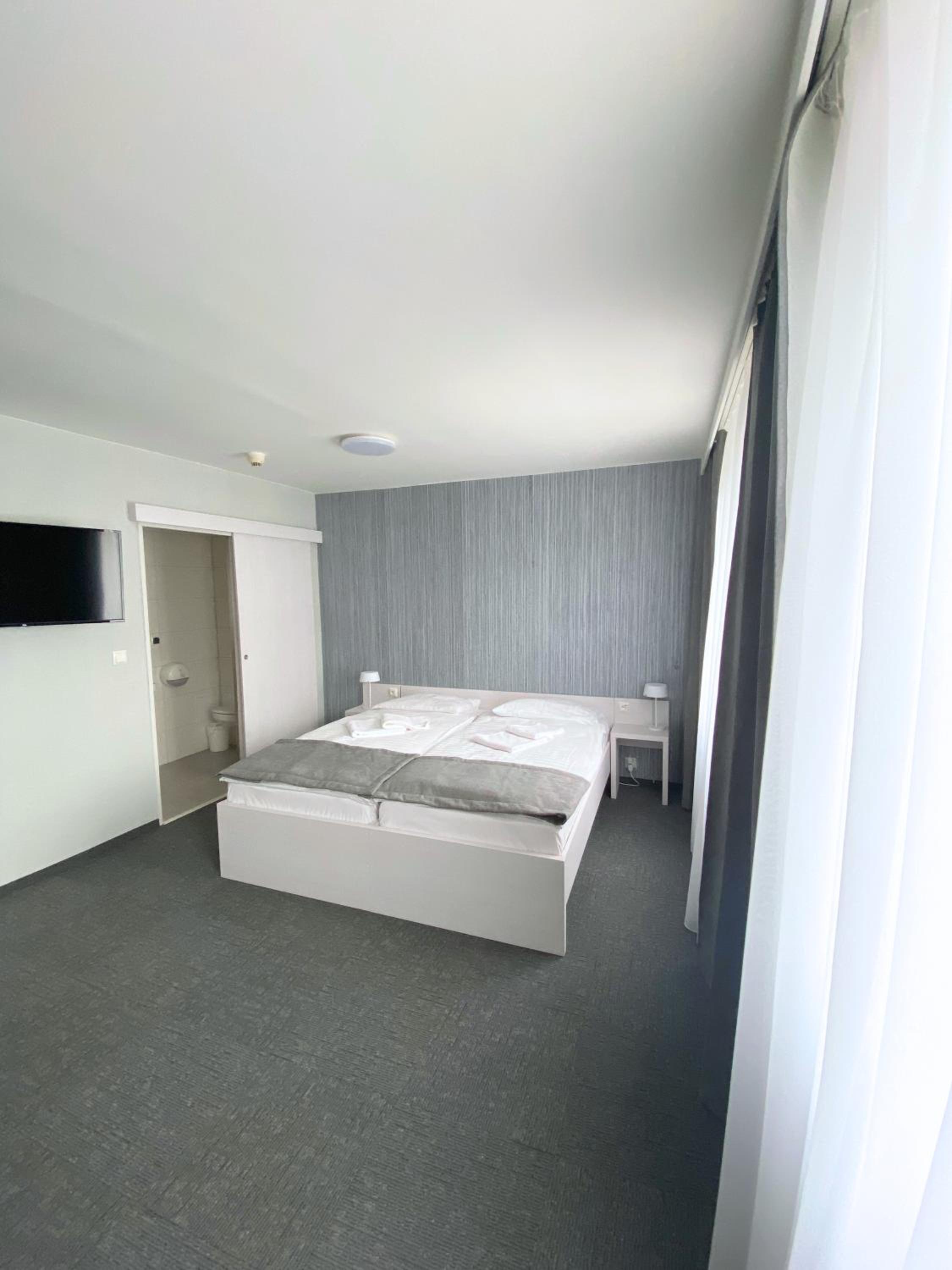 Superior Double Room - Photo 9
