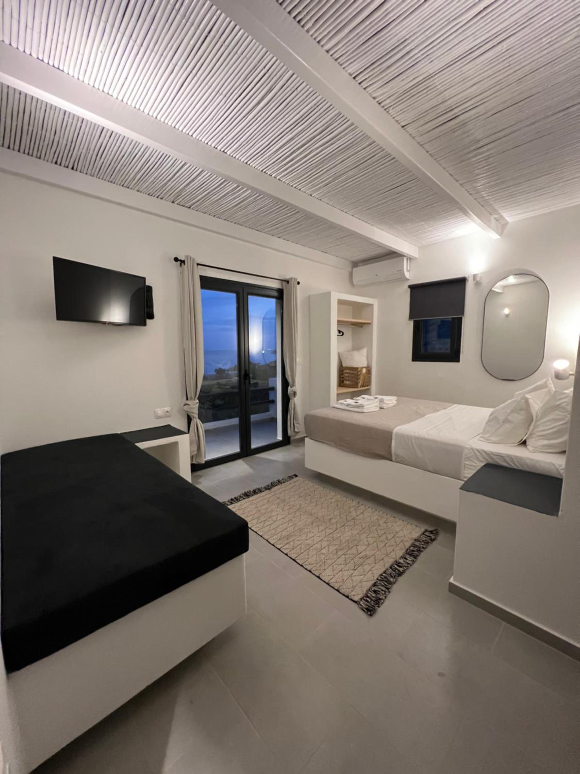 Suite with Balcony photo 2