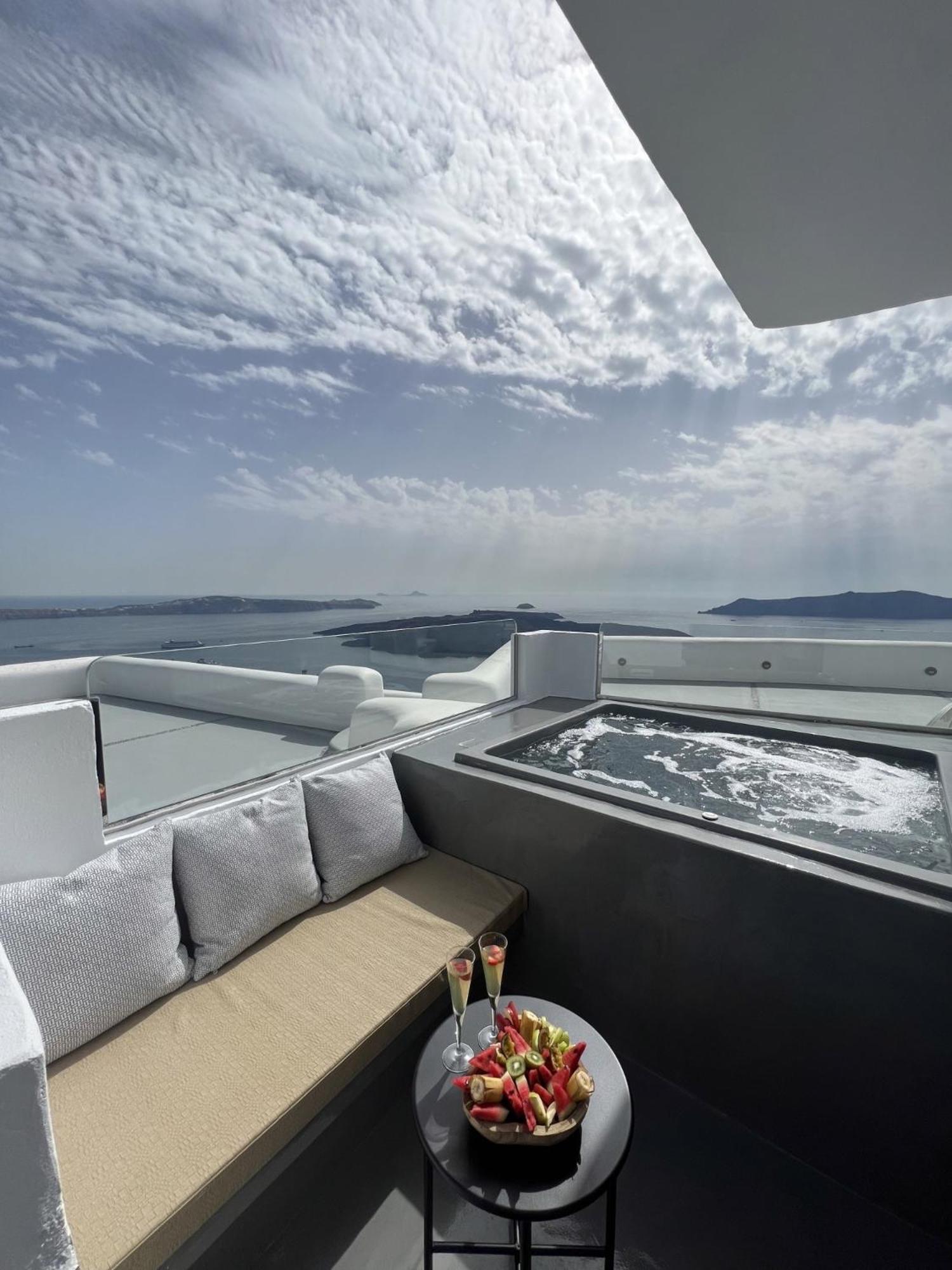 Superior Suite with private outdoor jetted tub and sea view - Photo 18