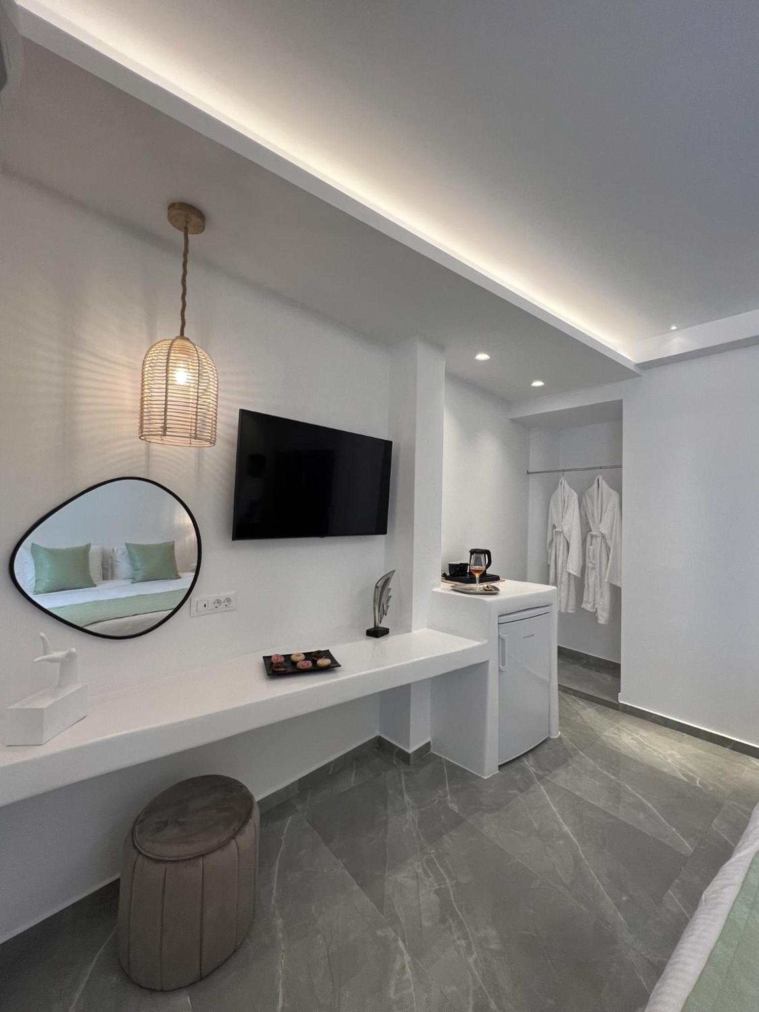 Superior Suite with private outdoor jetted tub and sea view - Photo 7
