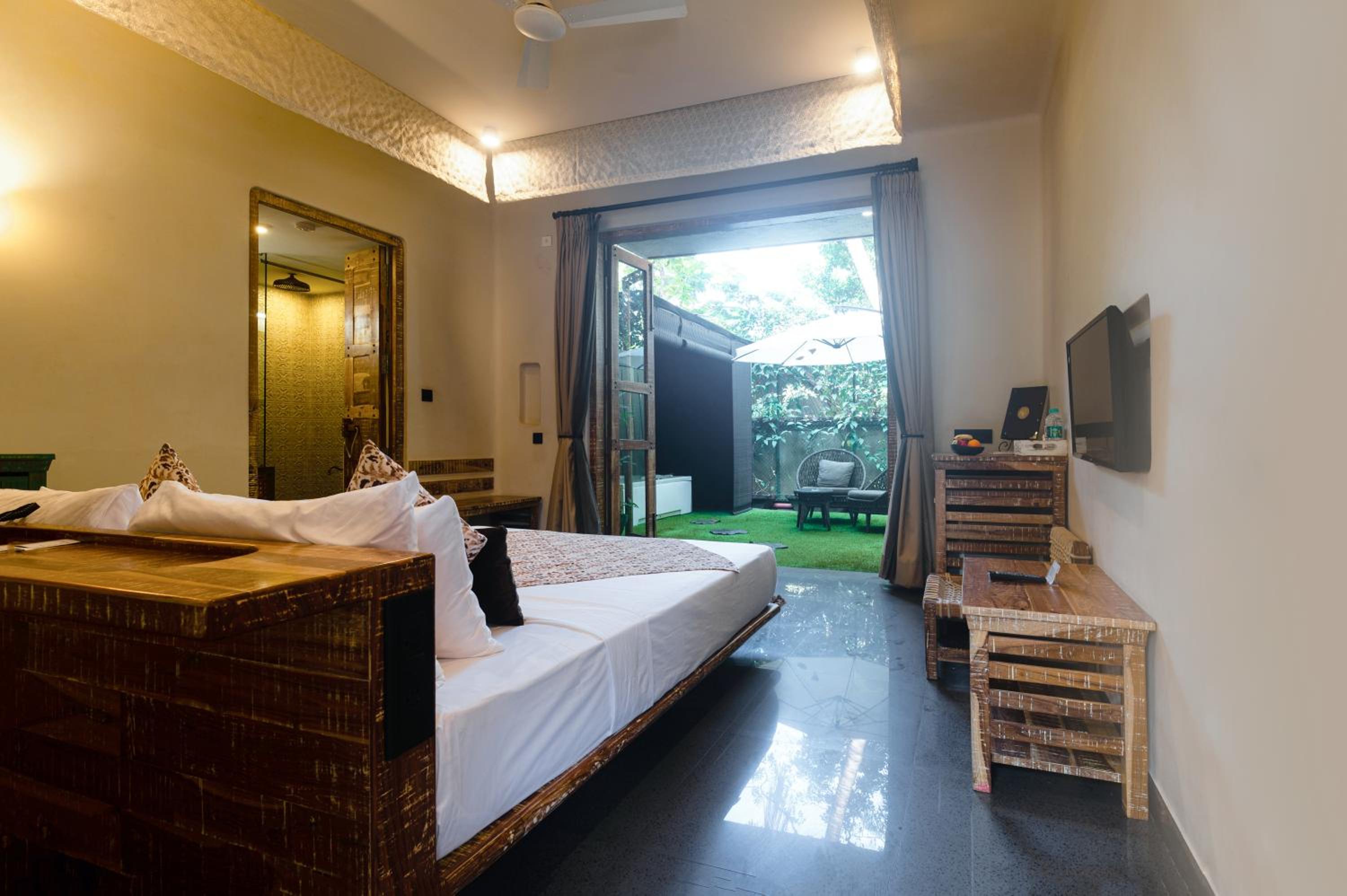 Junior Suite with jacuzzi - Happy Hours with 2+1 offer on Beverages ( 4 to 7pm only) - Photo 5