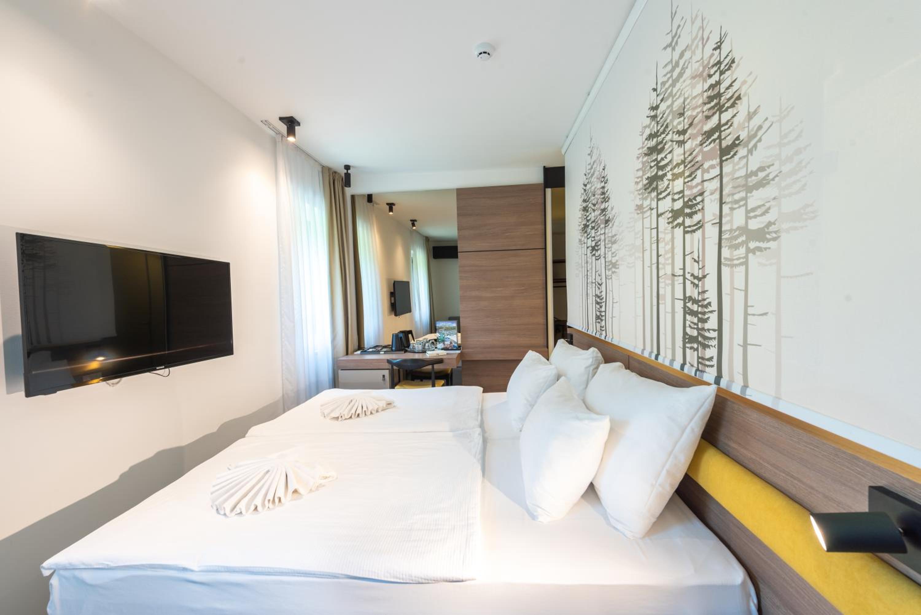 Deluxe Double or Twin Room with Garden View - Photo 4
