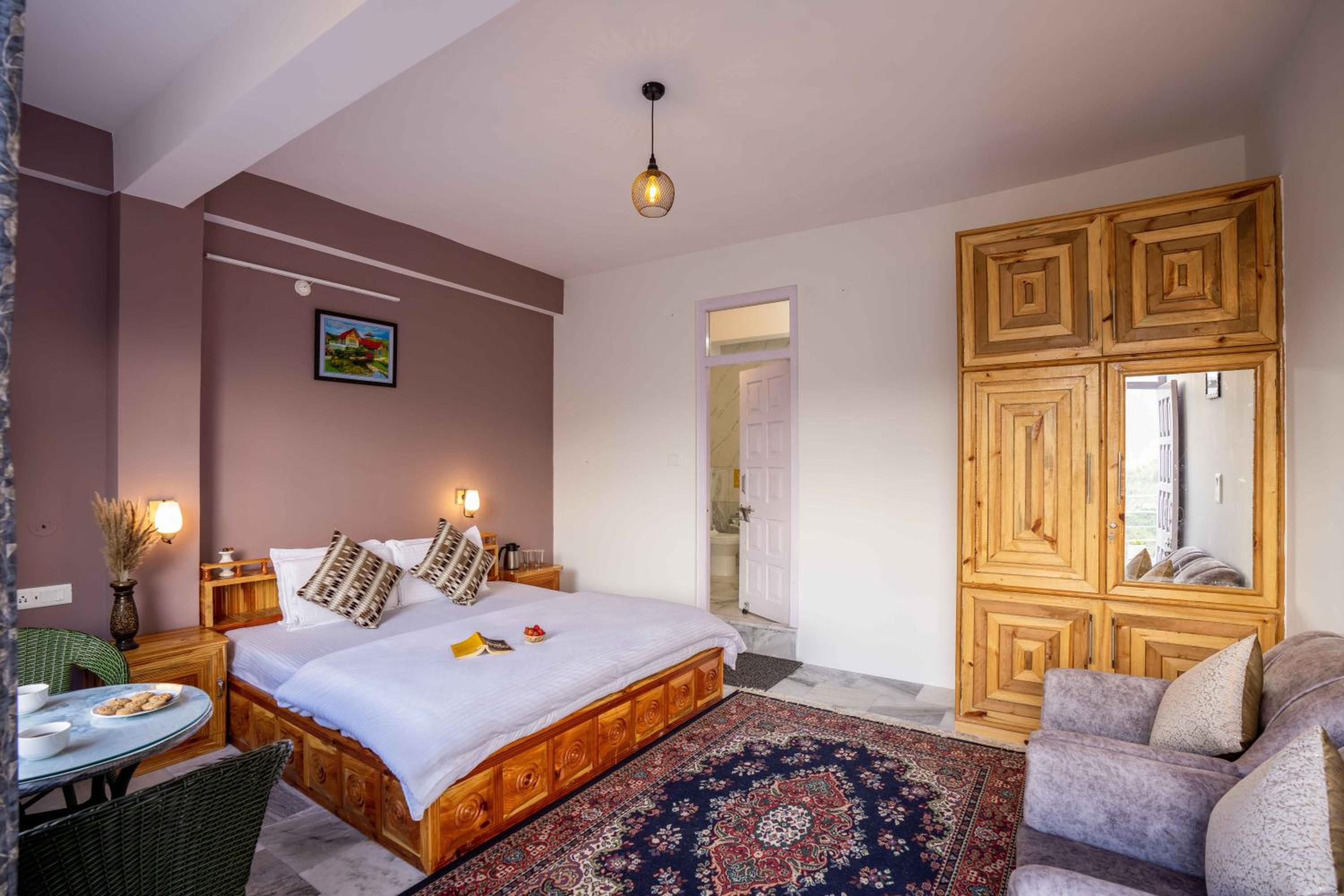 Deluxe Double Room - Photo 8