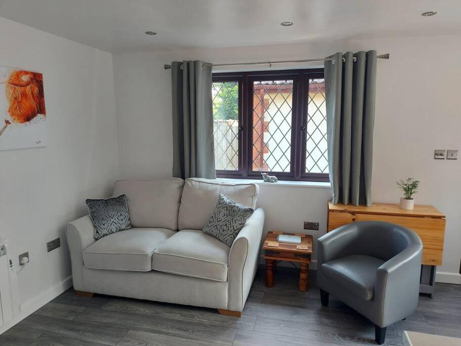 One-Bedroom House photo 1