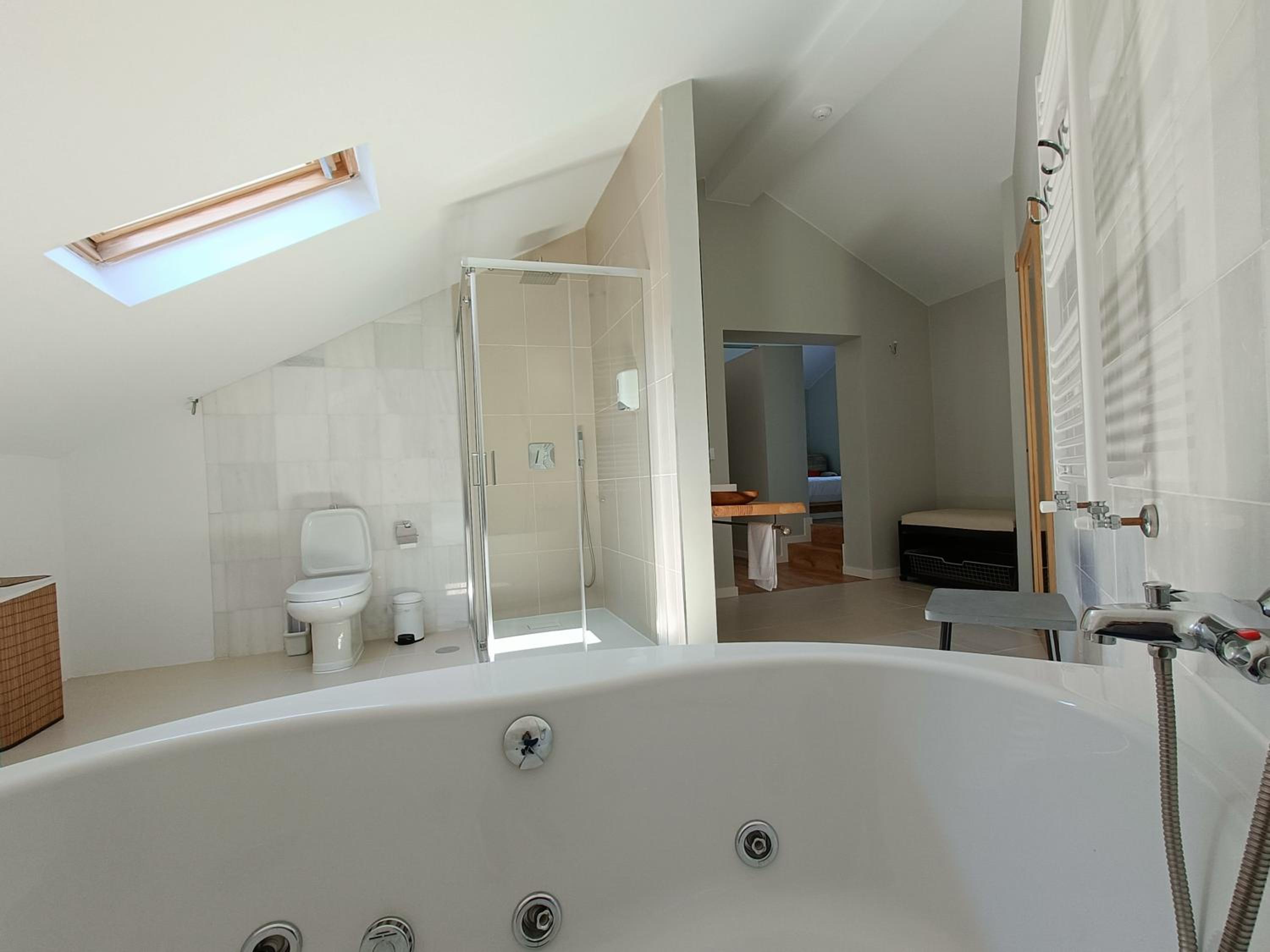 Superior King Suite - Photo 2