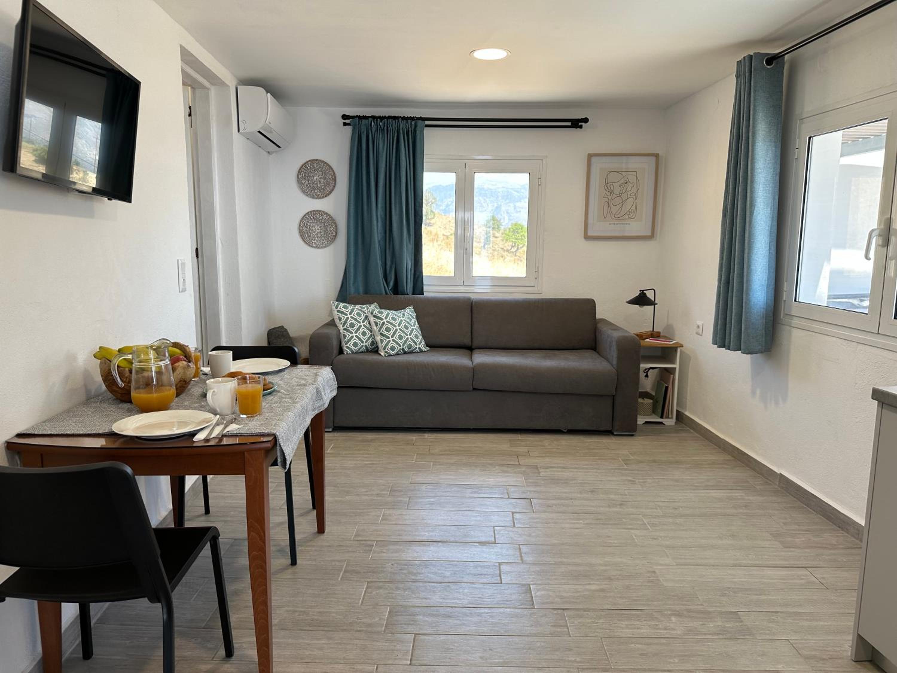 One-Bedroom House photo 1