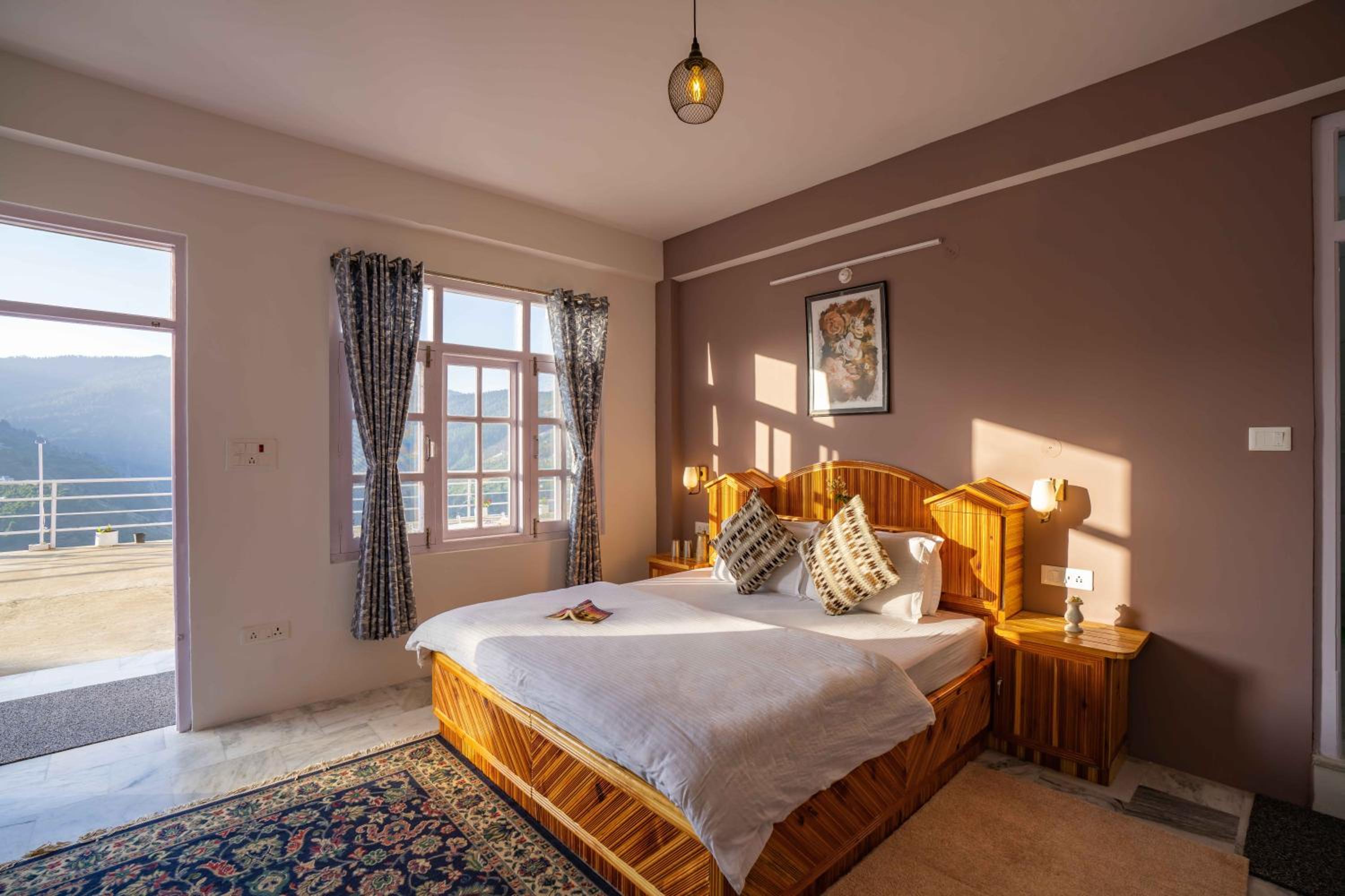 Deluxe Double Room - Photo 13