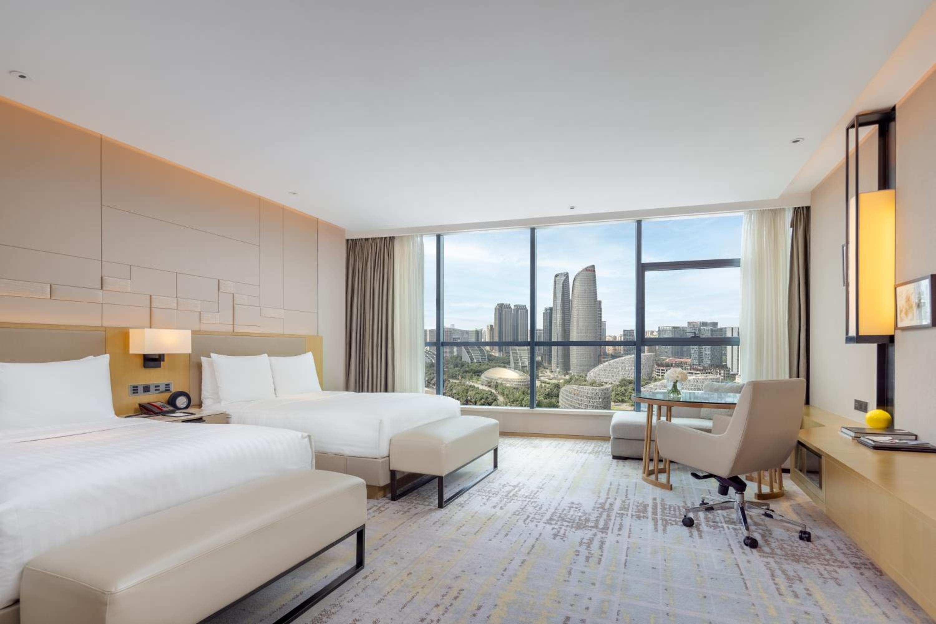 Deluxe Twin Beds Room
